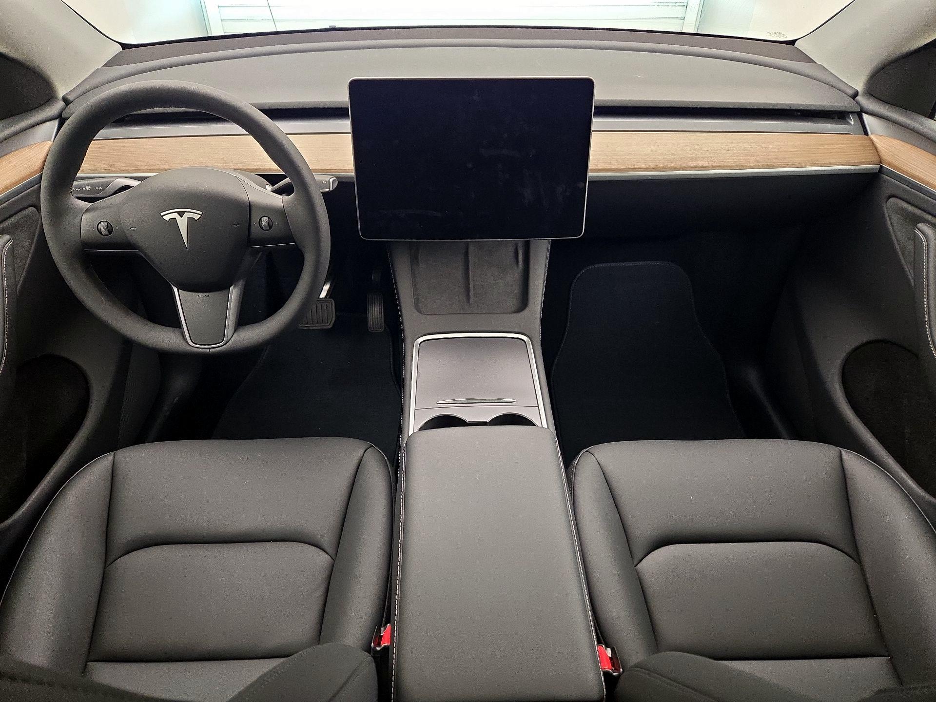 Thumbnail: 2024 Tesla Model Y - 9