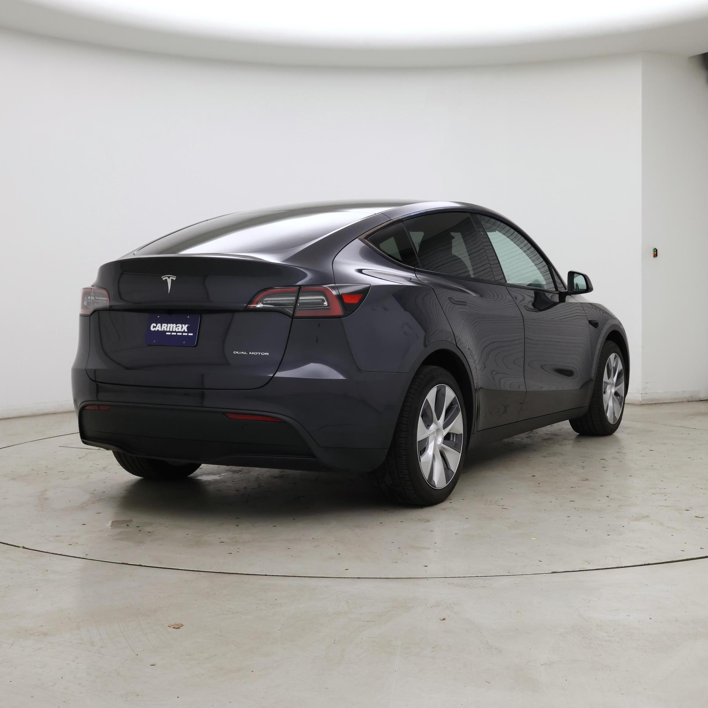 Thumbnail: 2024 Tesla Model Y - 8