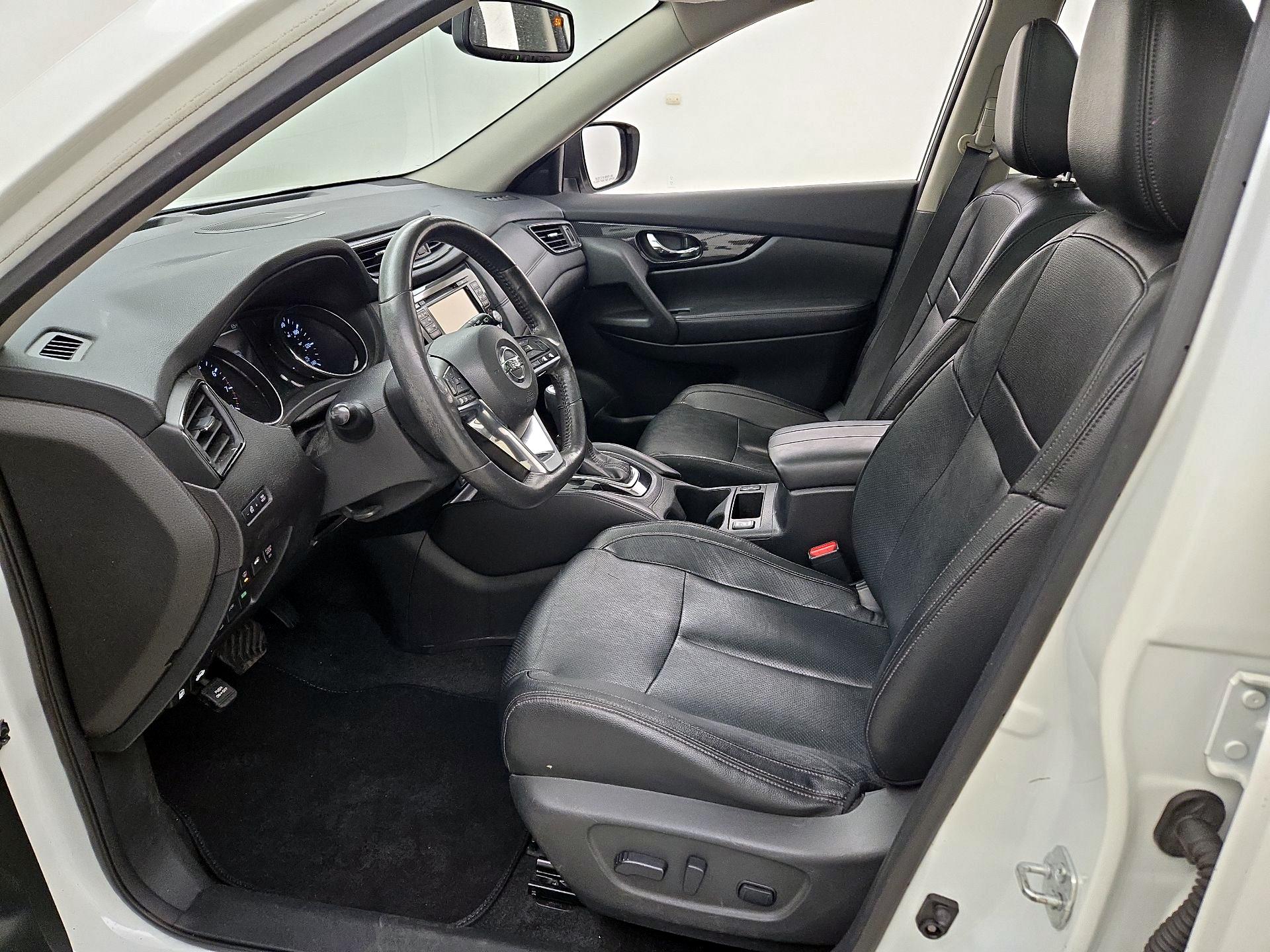 Thumbnail: 2017 Nissan Rogue - 11