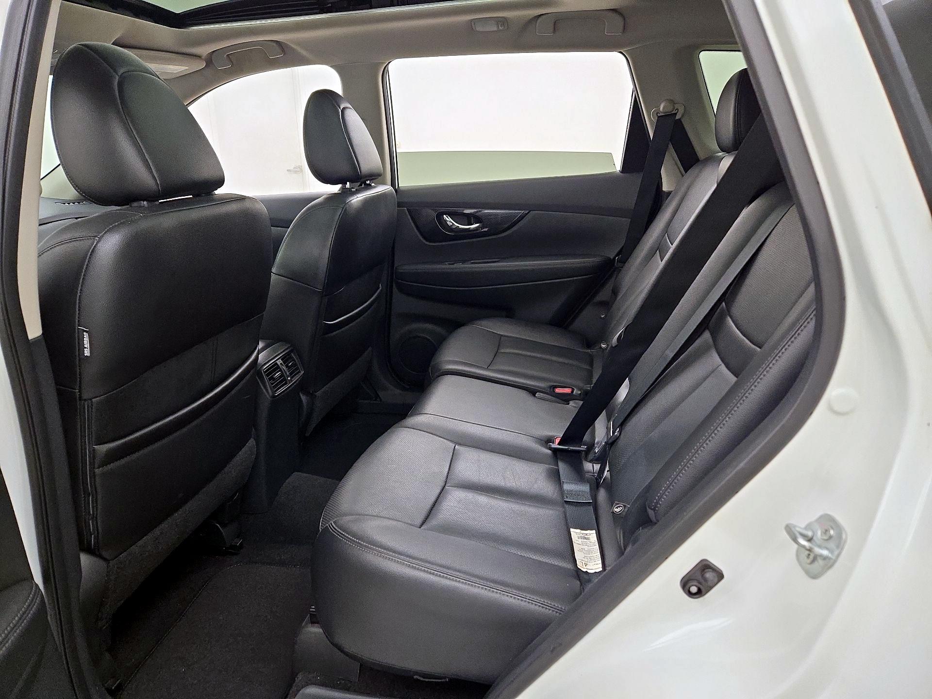 Thumbnail: 2017 Nissan Rogue - 19