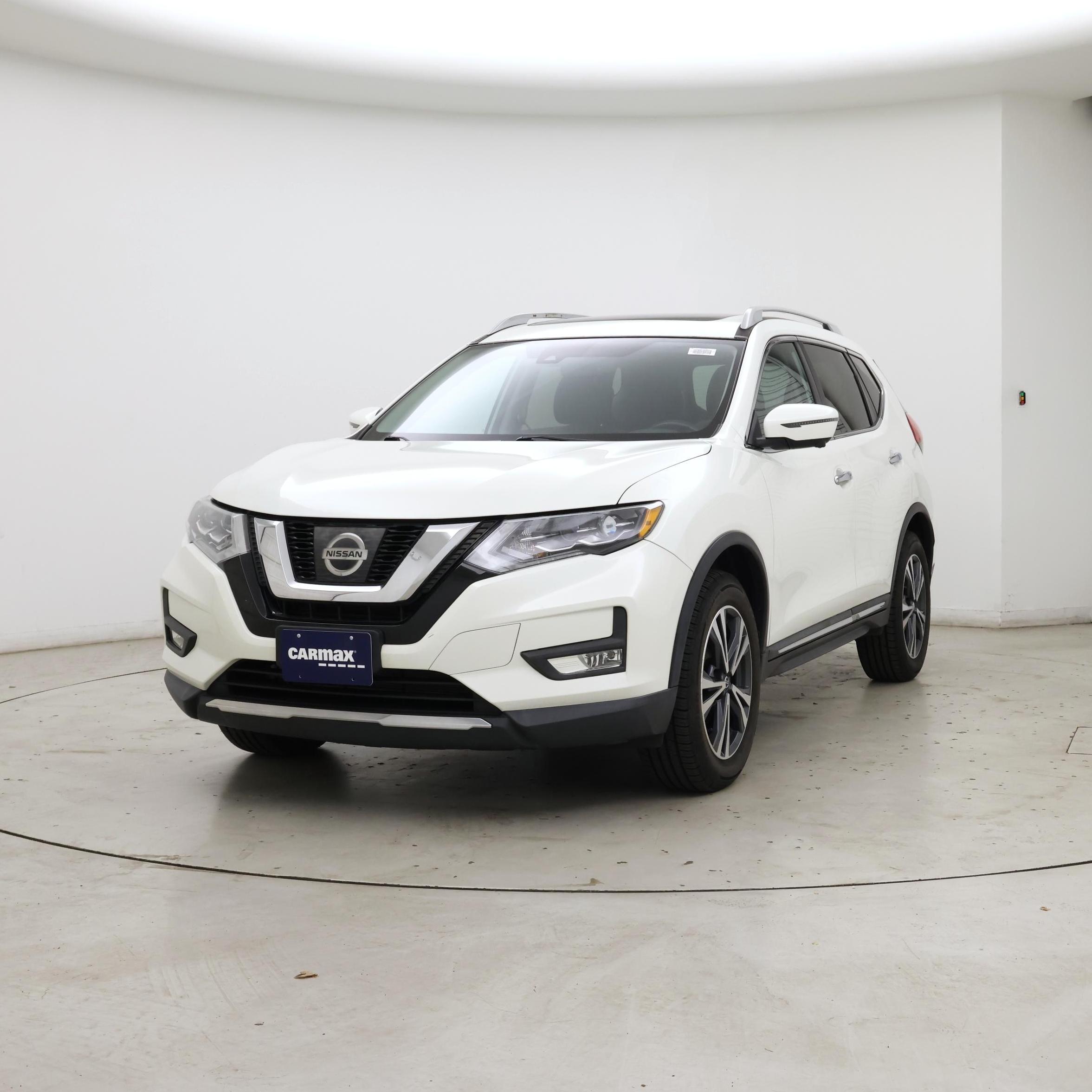 Thumbnail: 2017 Nissan Rogue - 4
