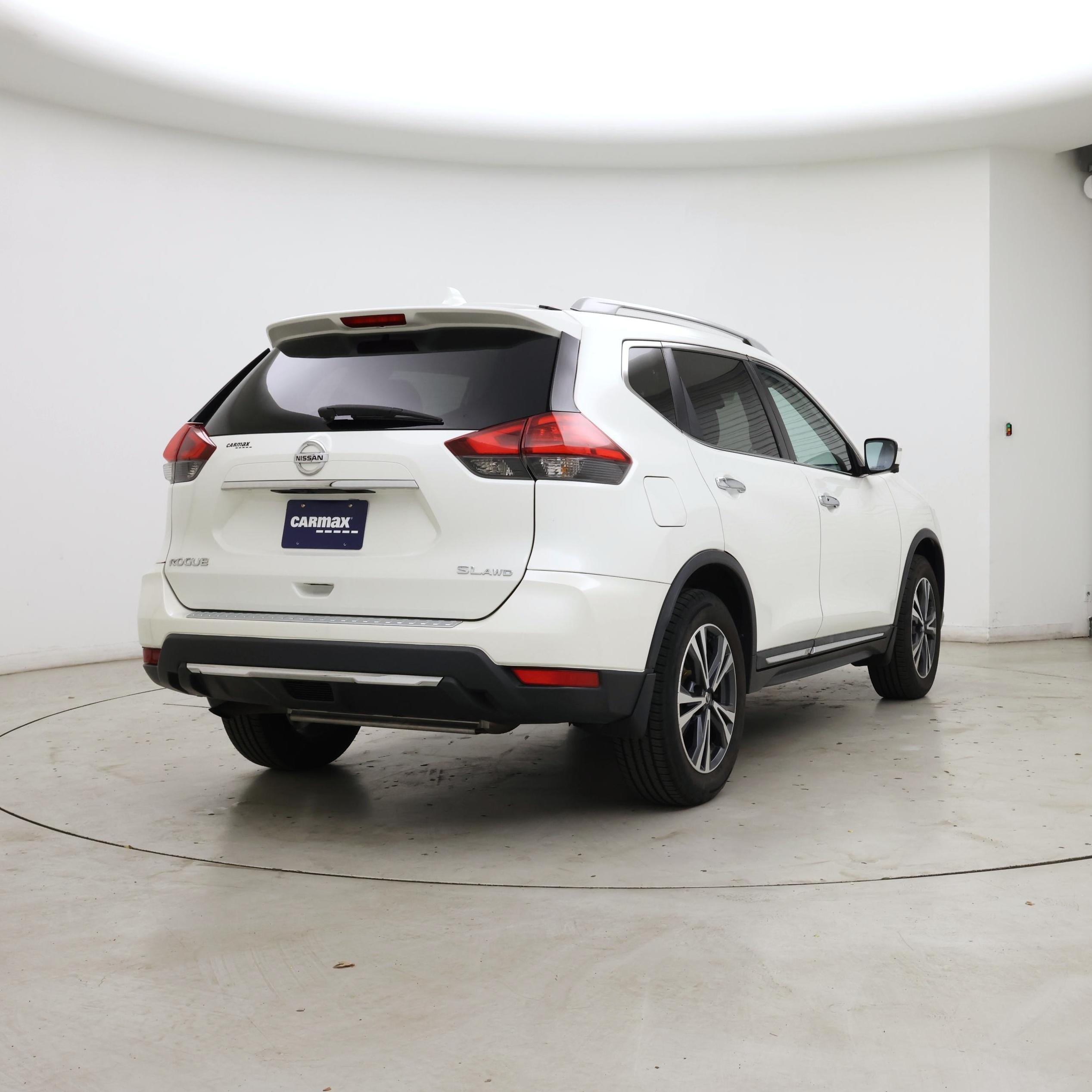 Thumbnail: 2017 Nissan Rogue - 8