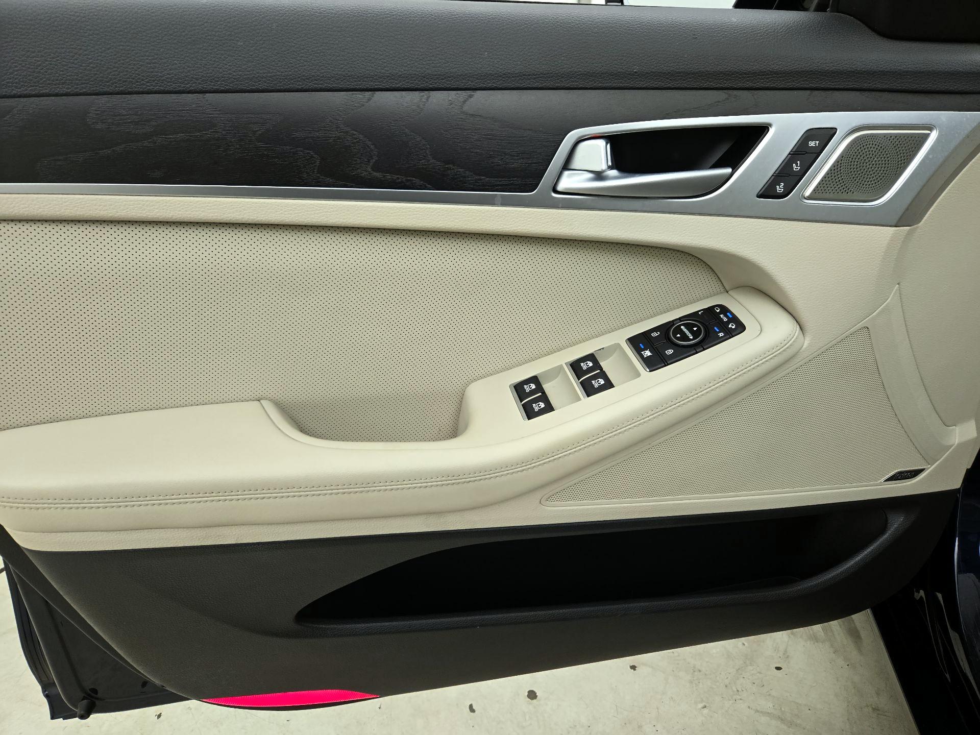 Thumbnail: 2019 Genesis G80 - 12