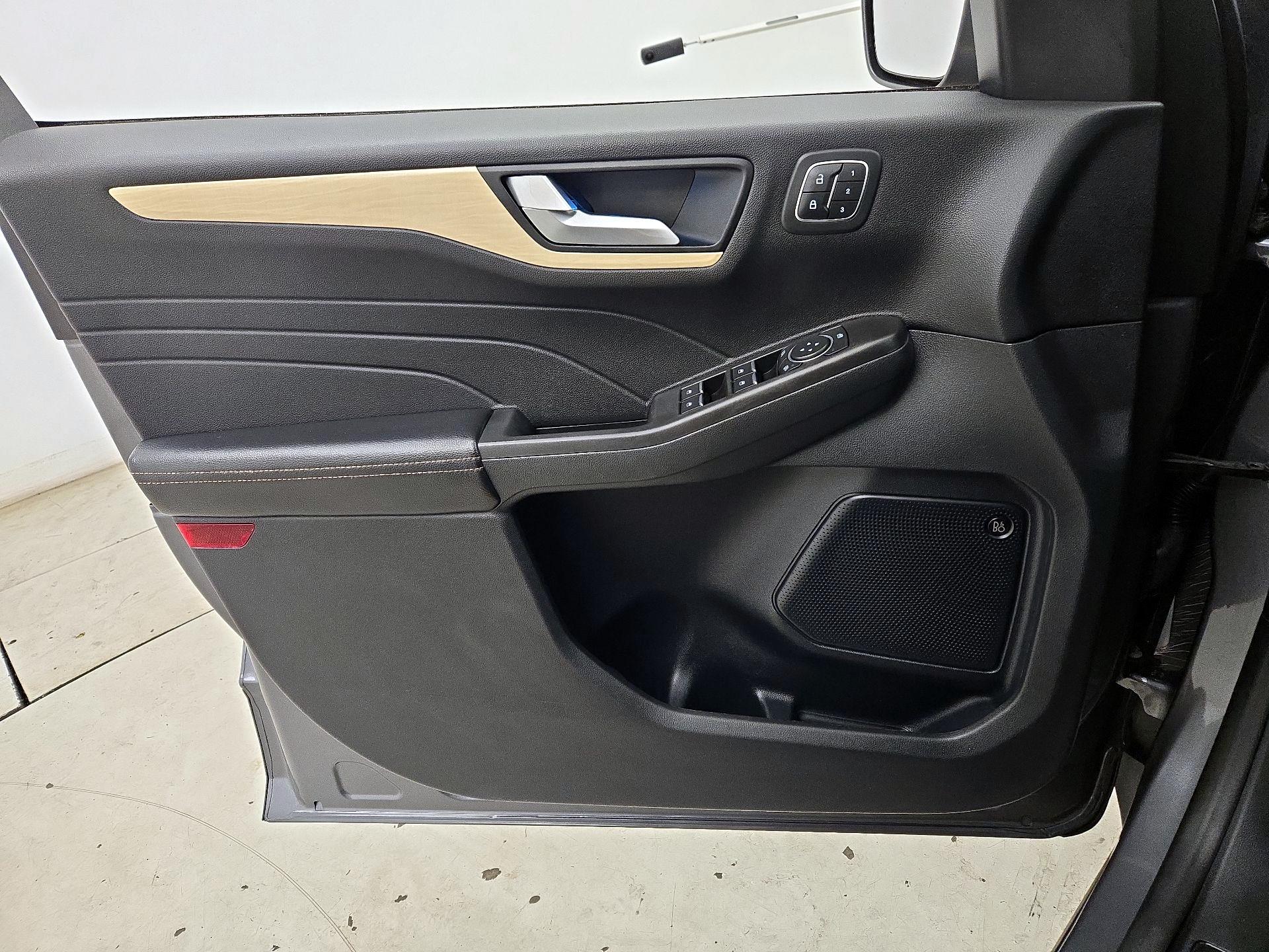 Thumbnail: 2021 Ford Escape - 12