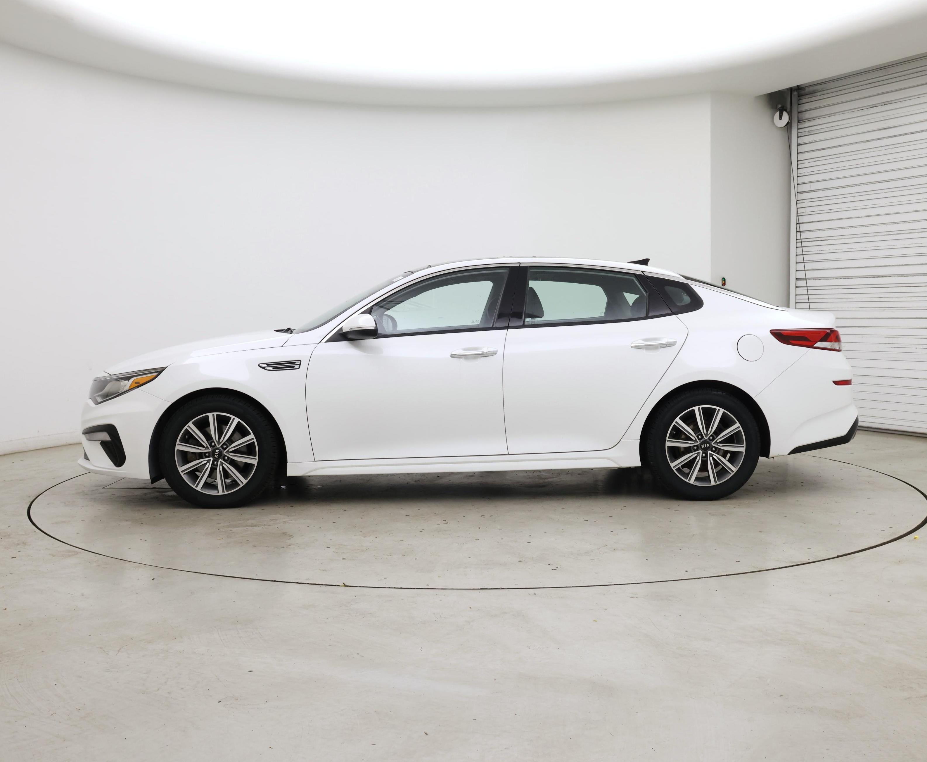 Thumbnail: 2020 Kia Optima - 3