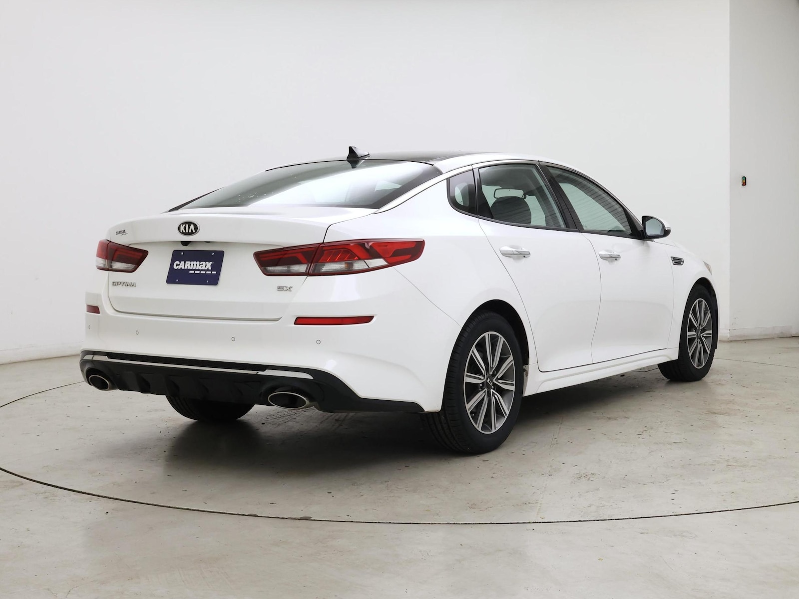 2020 Kia Optima EX - Photo 9