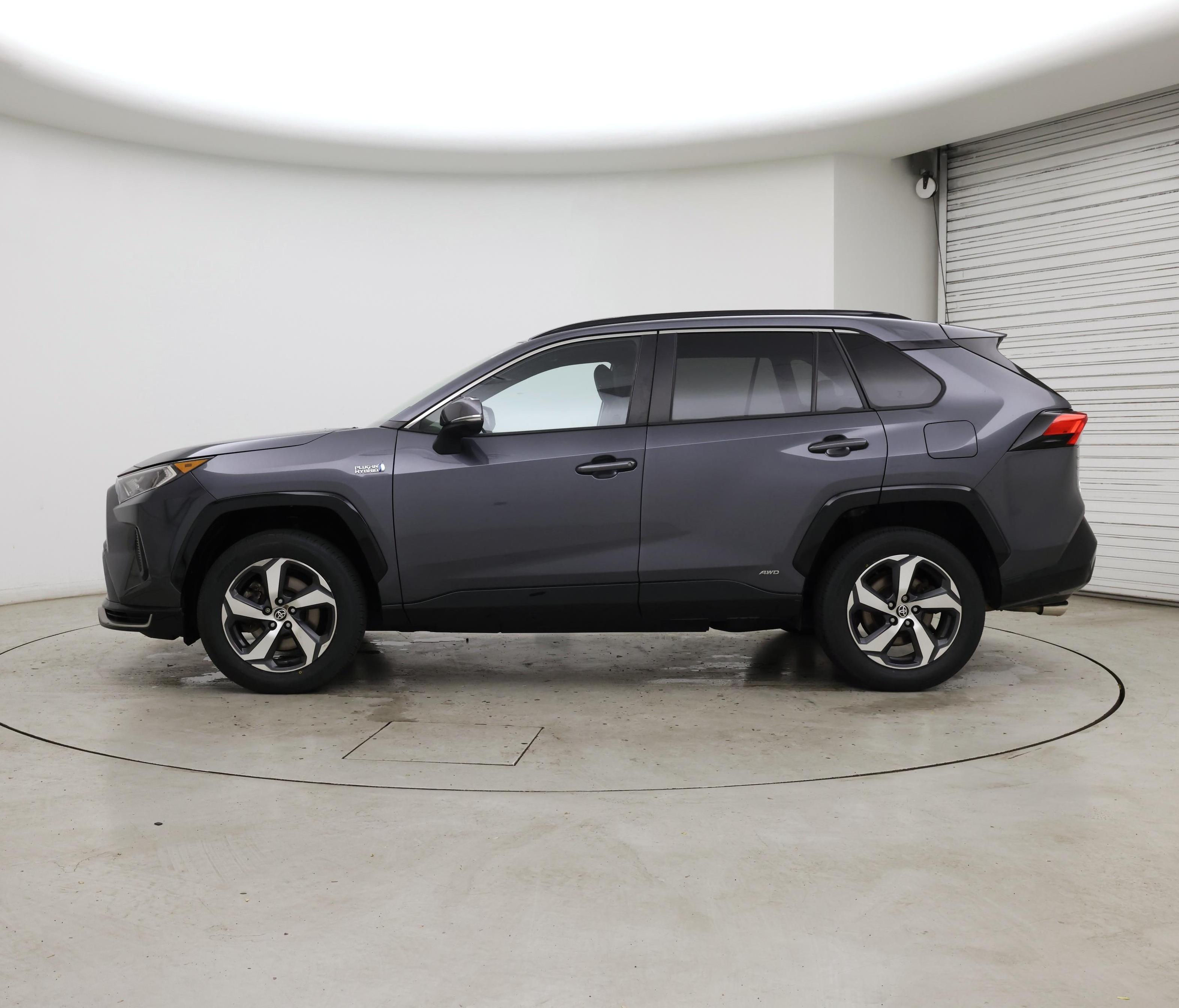 Thumbnail: 2021 Toyota RAV4 - 3