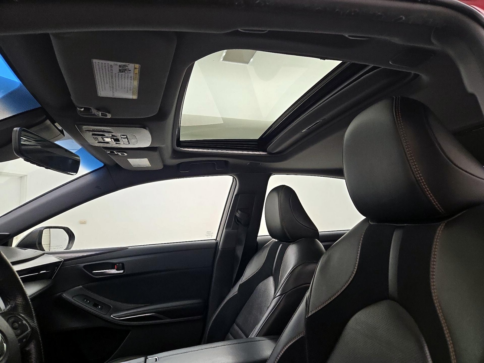 Sunroof(s) & Overhead Airbags
