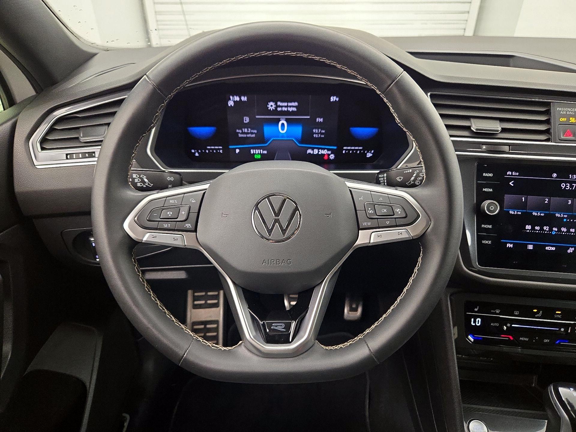 Thumbnail: 2023 Volkswagen Tiguan - 10