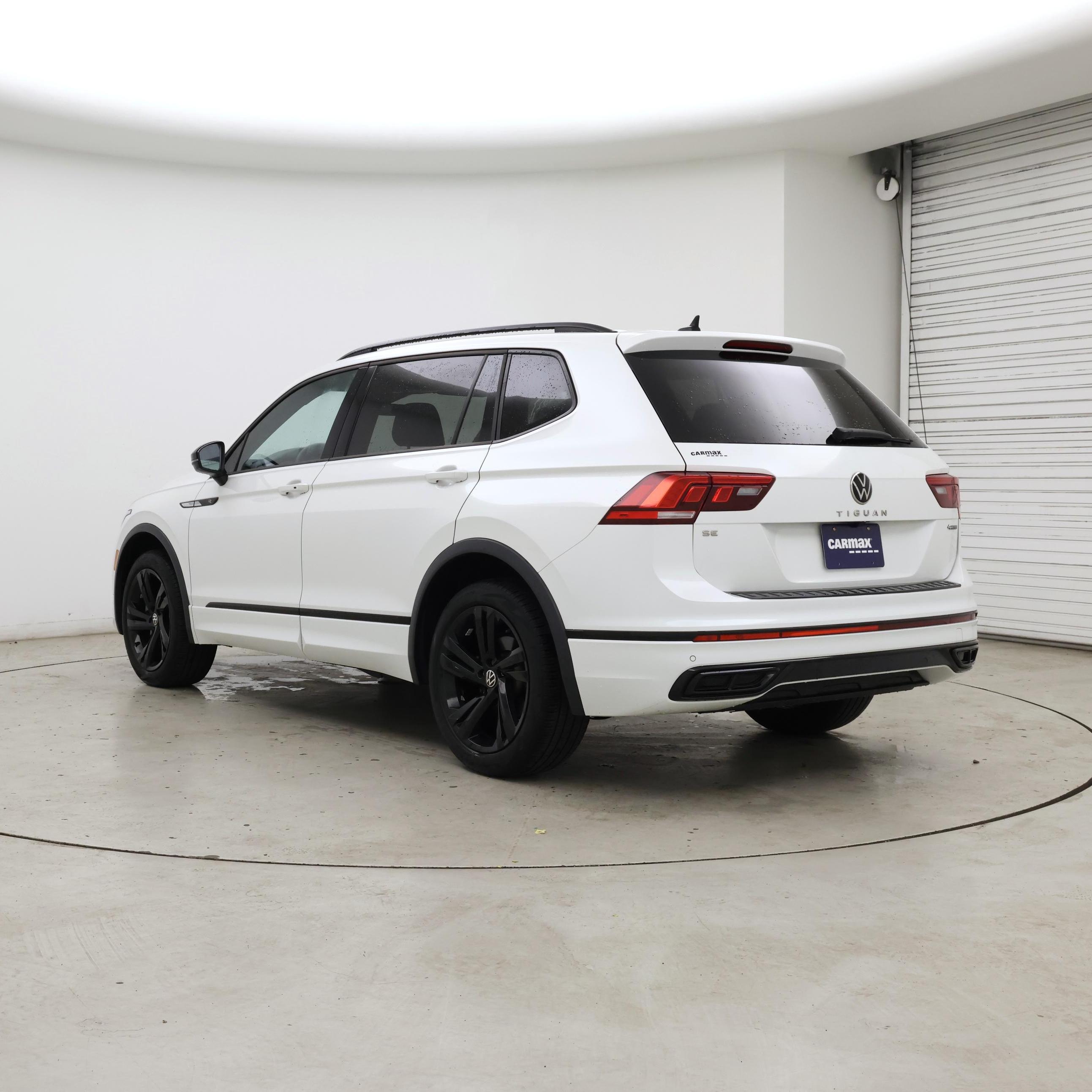 Thumbnail: 2023 Volkswagen Tiguan - 2