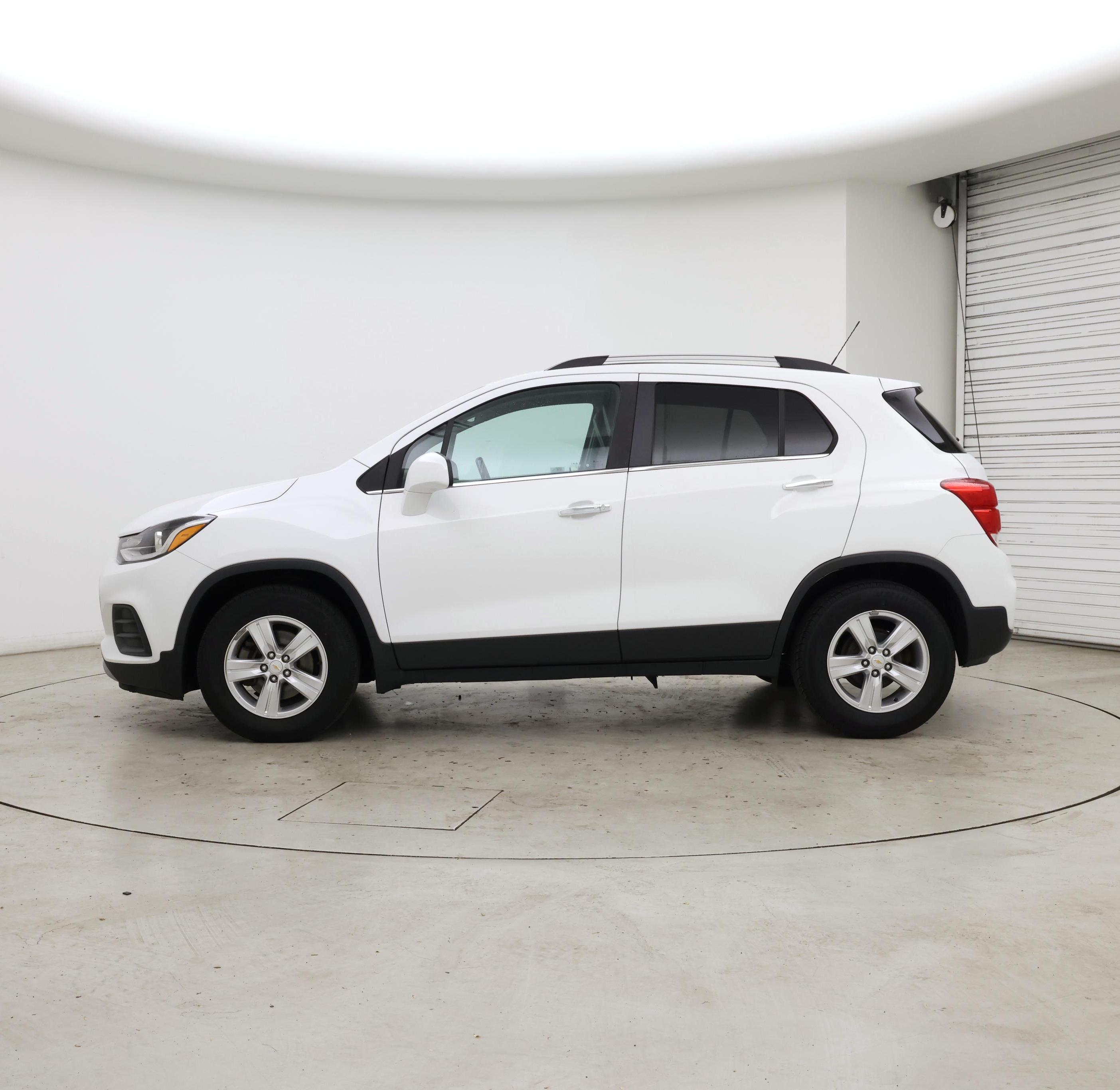 Thumbnail: 2019 Chevrolet Trax - 3