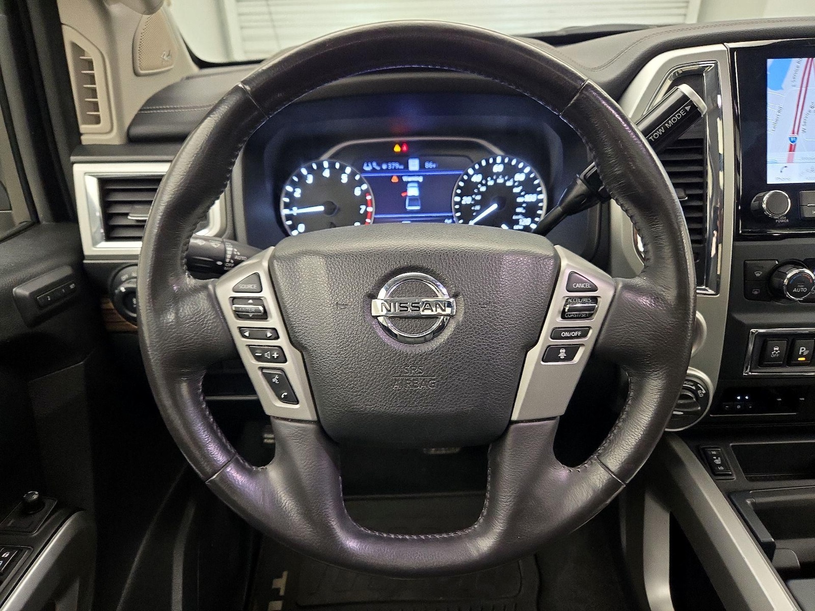 2020 Nissan Titan SL - Photo 11
