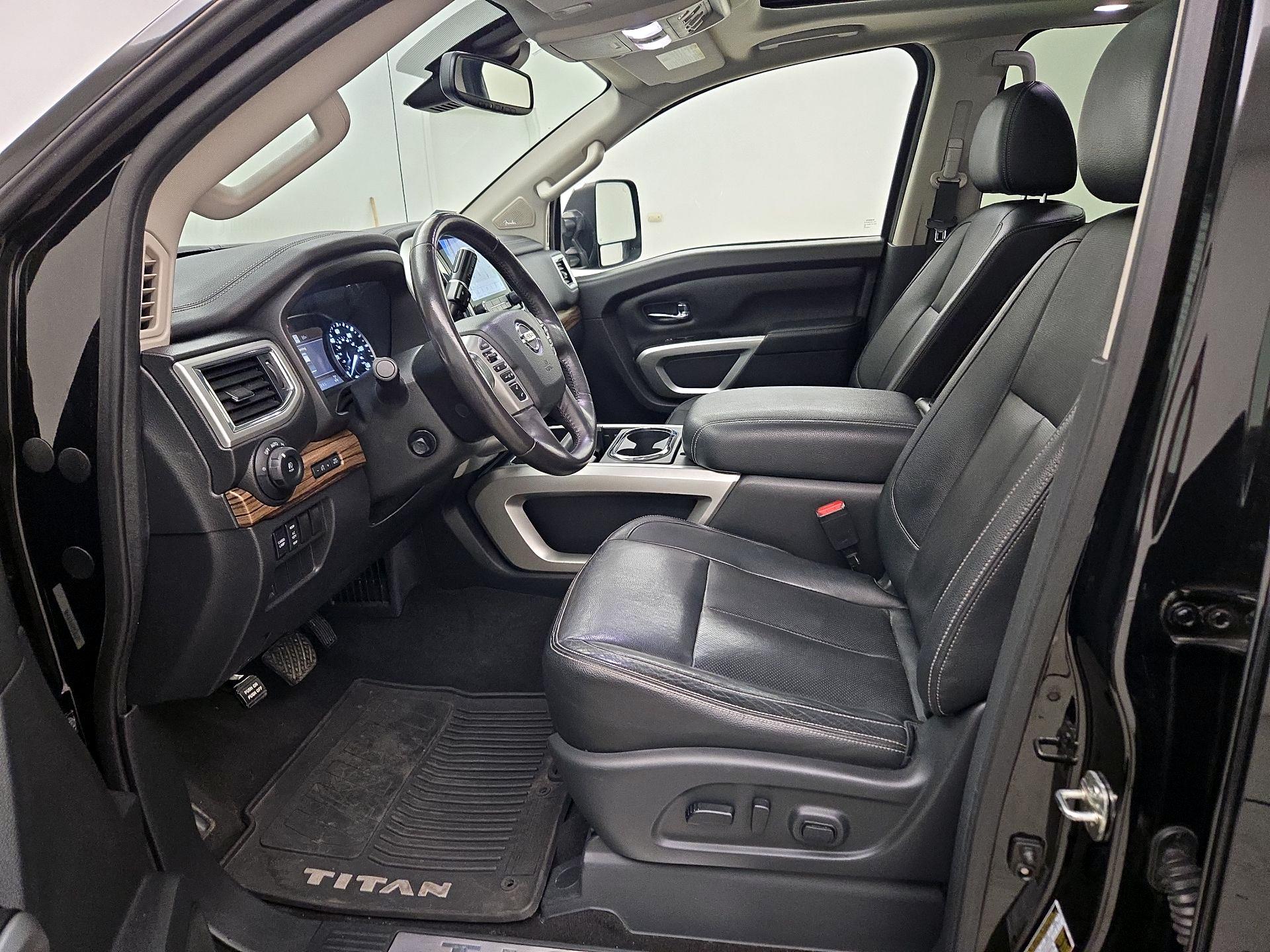 Thumbnail: 2020 Nissan Titan - 11