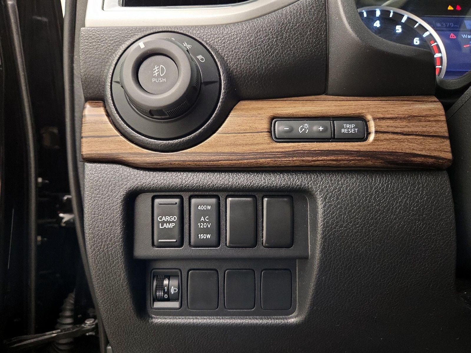 2020 Nissan Titan SL - Photo 14