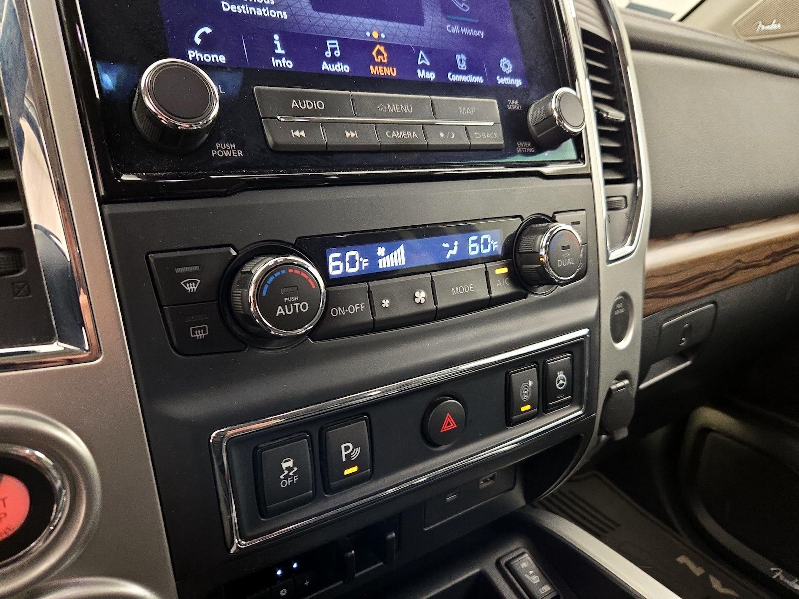 2020 Nissan Titan SL - Photo 18