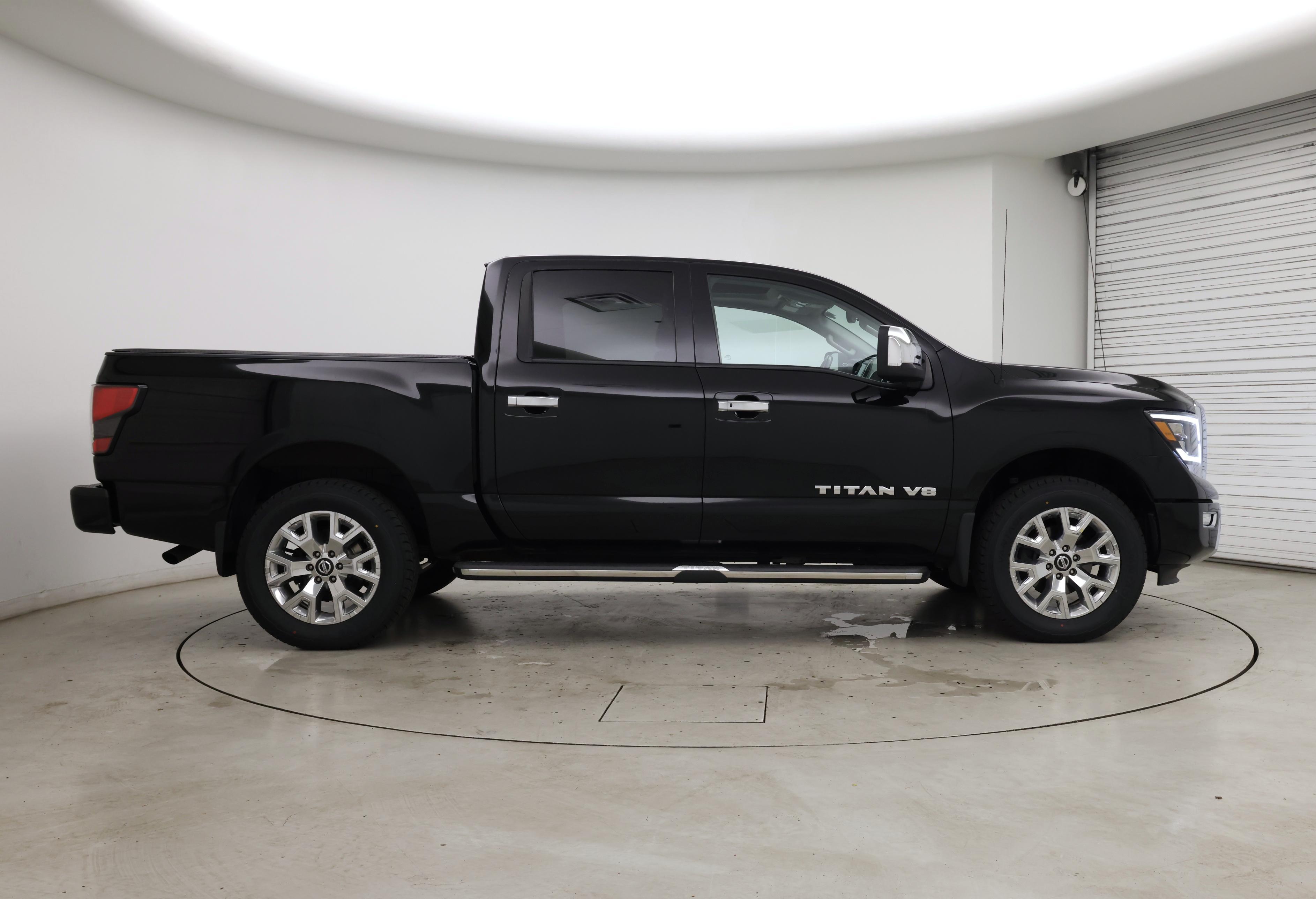 Thumbnail: 2020 Nissan Titan - 7