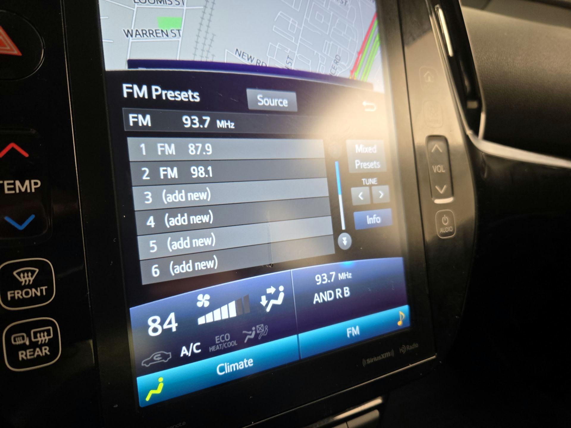 Thumbnail: 2022 Toyota Prius Prime - 14