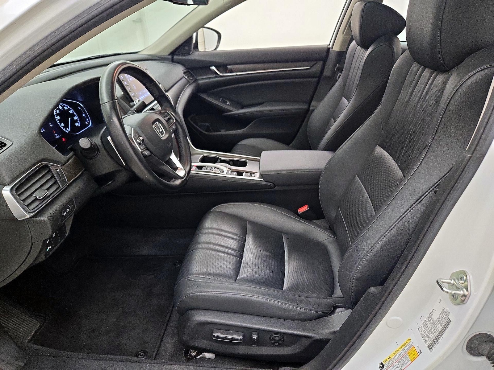 2022 Honda Accord Hybrid EX-L - Photo 12