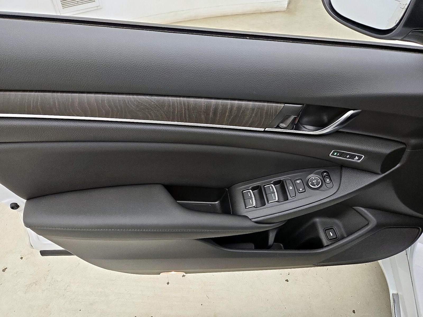2022 Honda Accord Hybrid EX-L - Photo 13