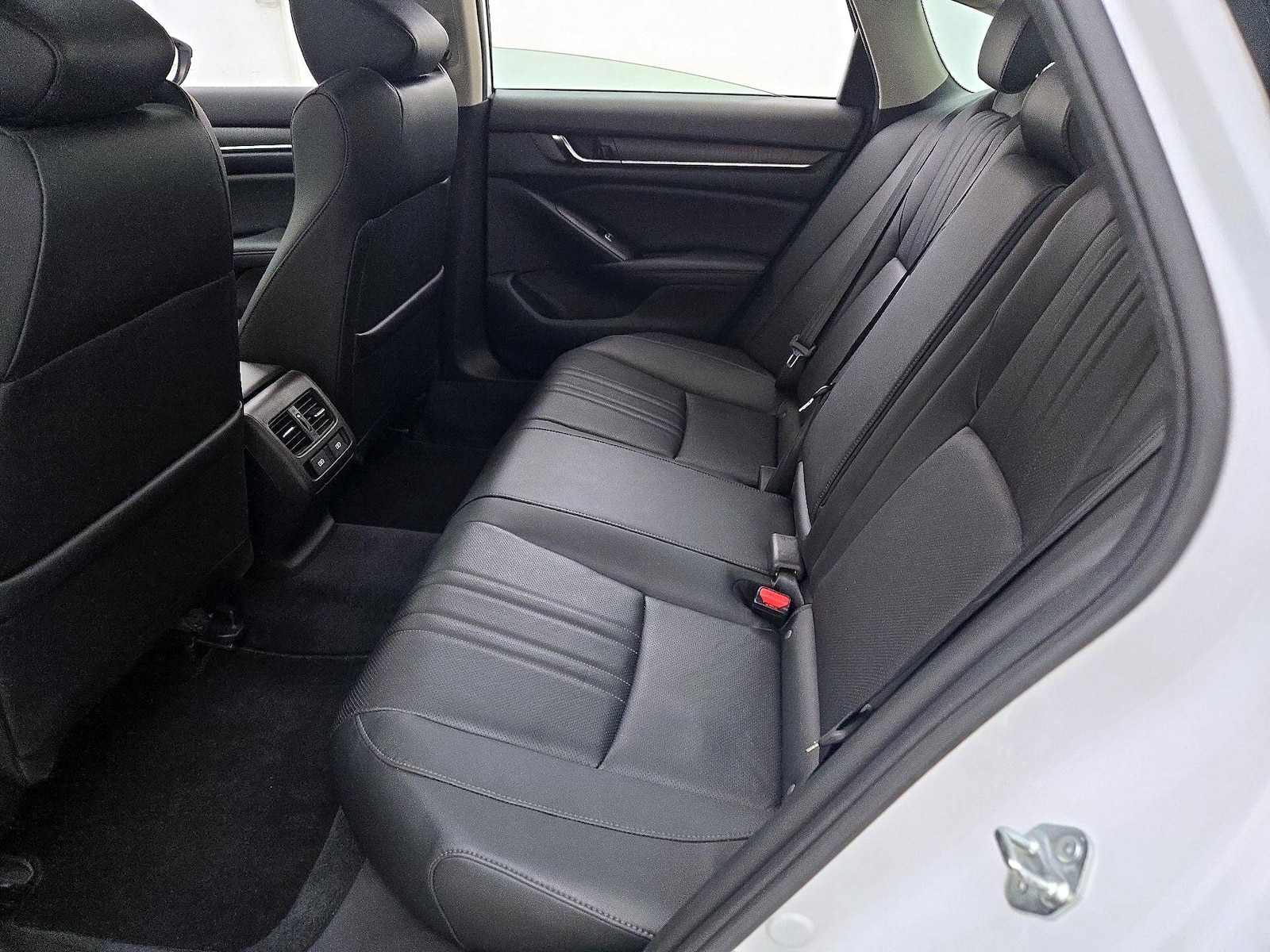 2022 Honda Accord Hybrid EX-L - Photo 19