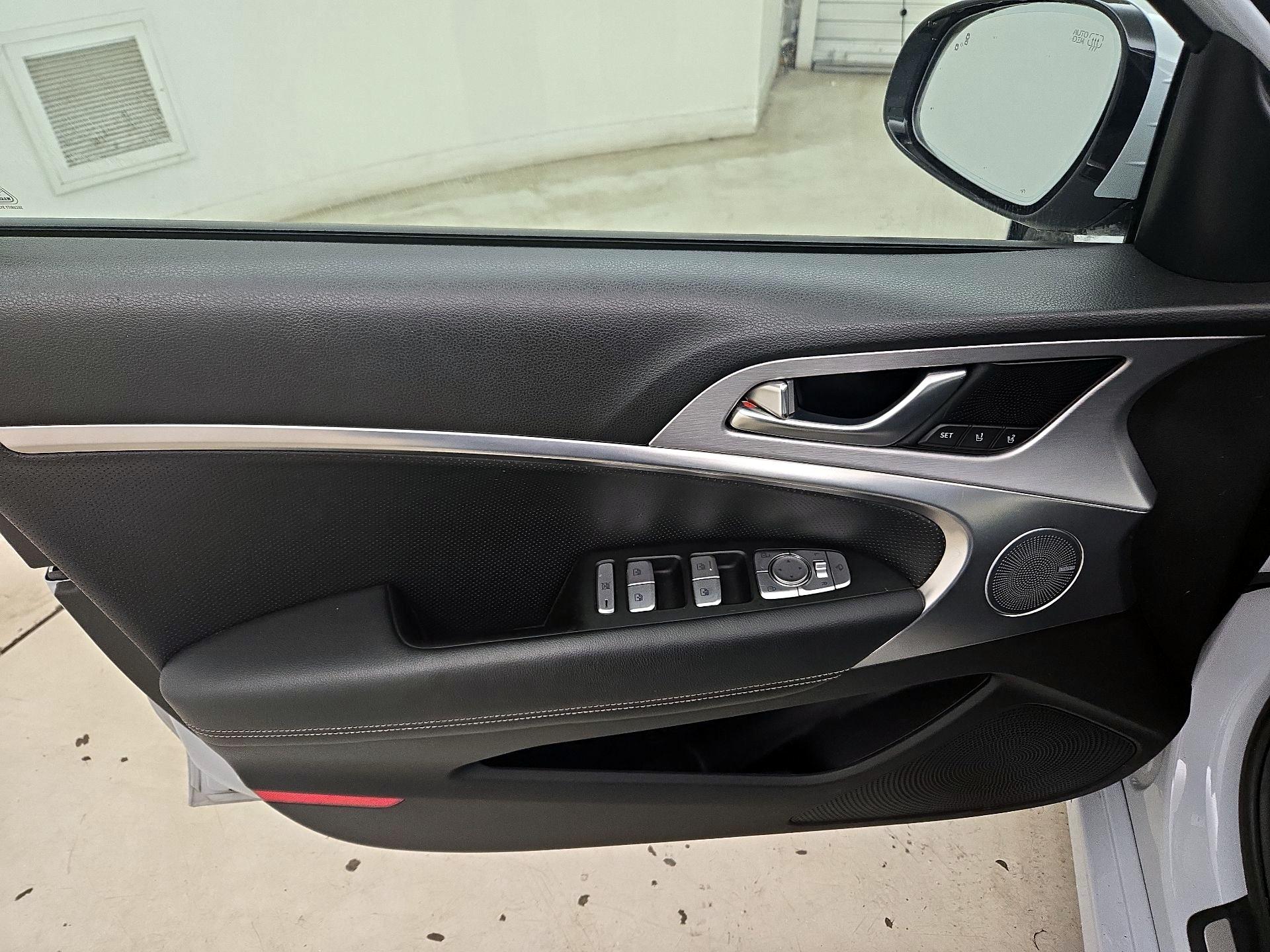 Thumbnail: 2019 Genesis G70 - 12