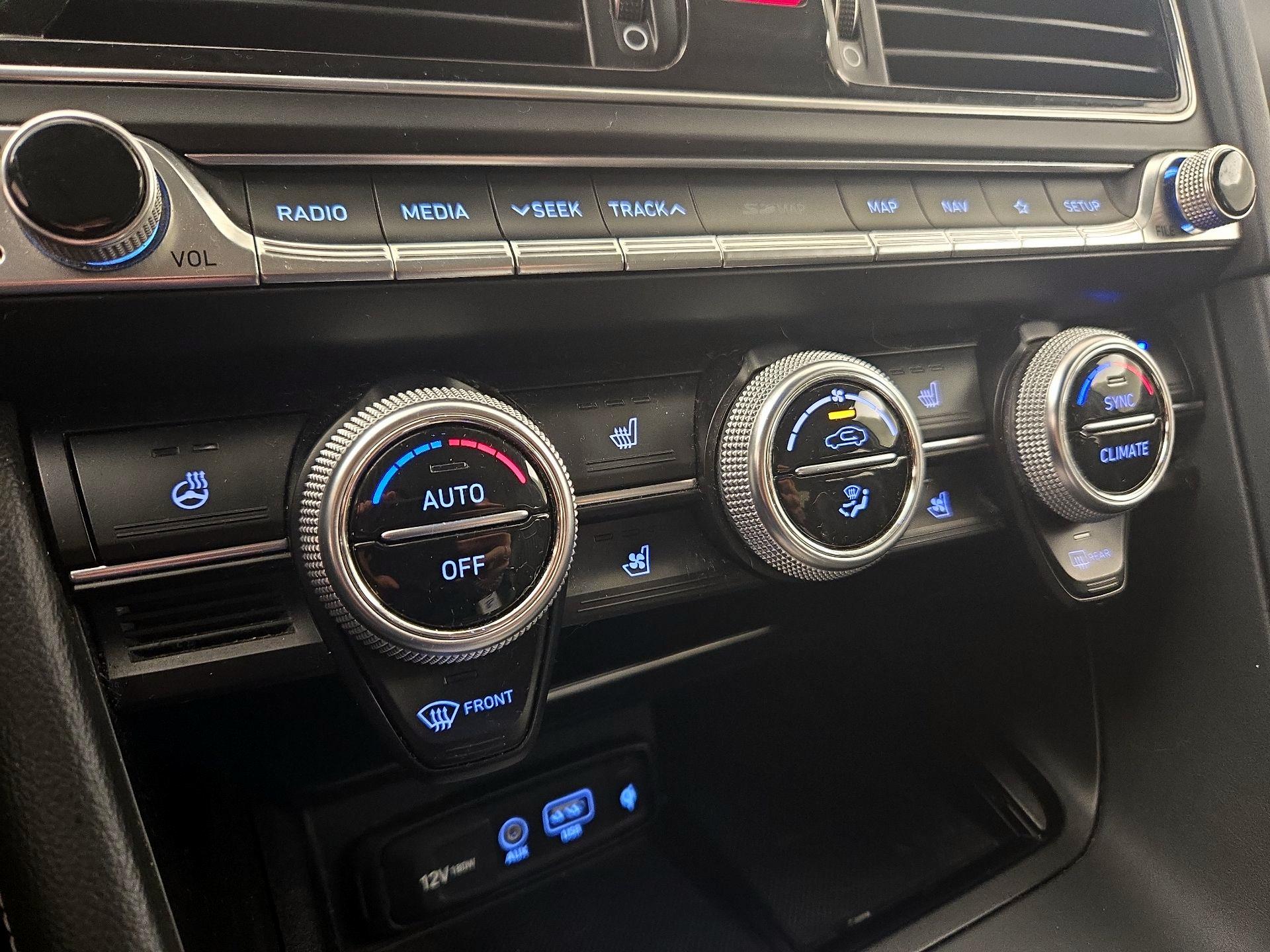 Thumbnail: 2019 Genesis G70 - 17