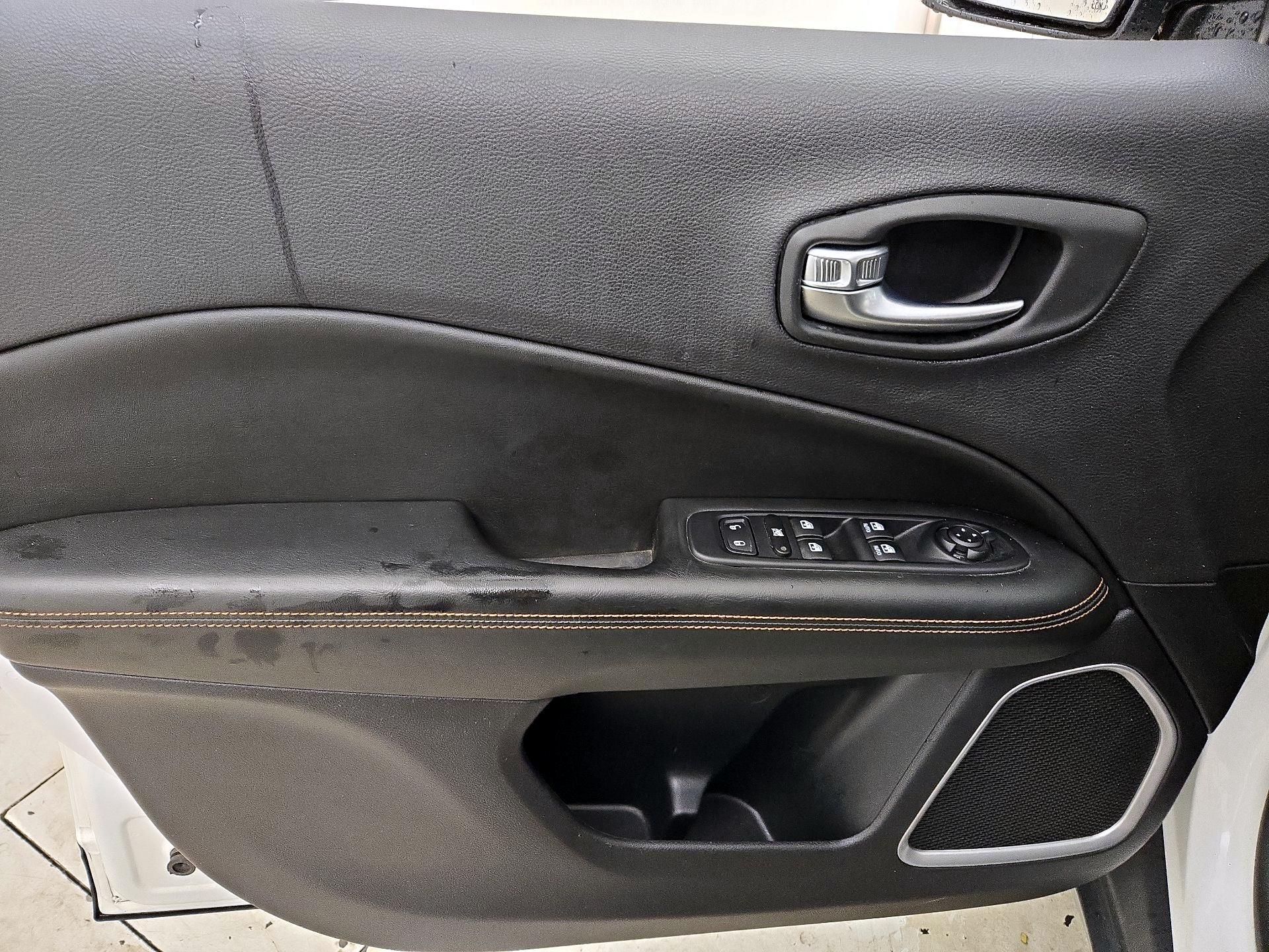 Thumbnail: 2021 Jeep Compass - 12