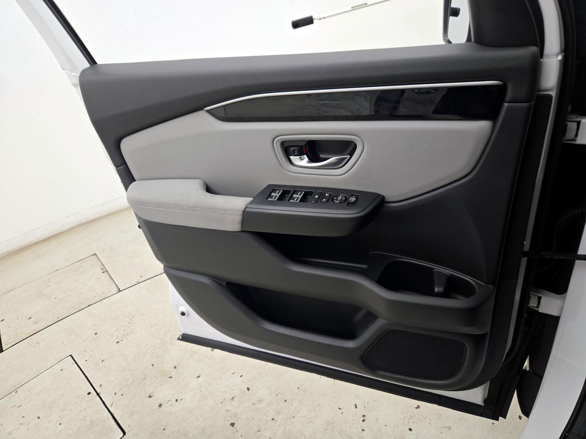 Thumbnail: 2023 Honda Pilot - 12