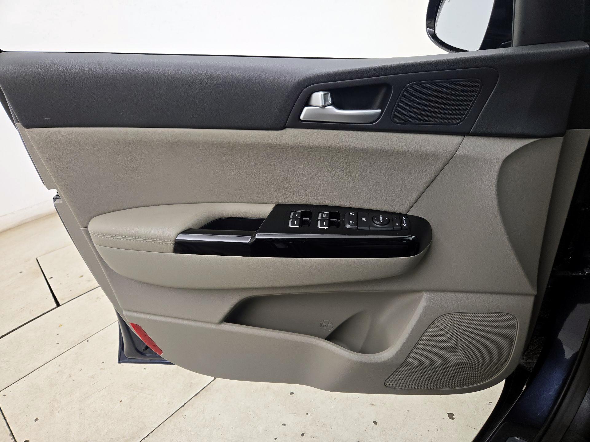 Thumbnail: 2021 Kia Sportage - 12