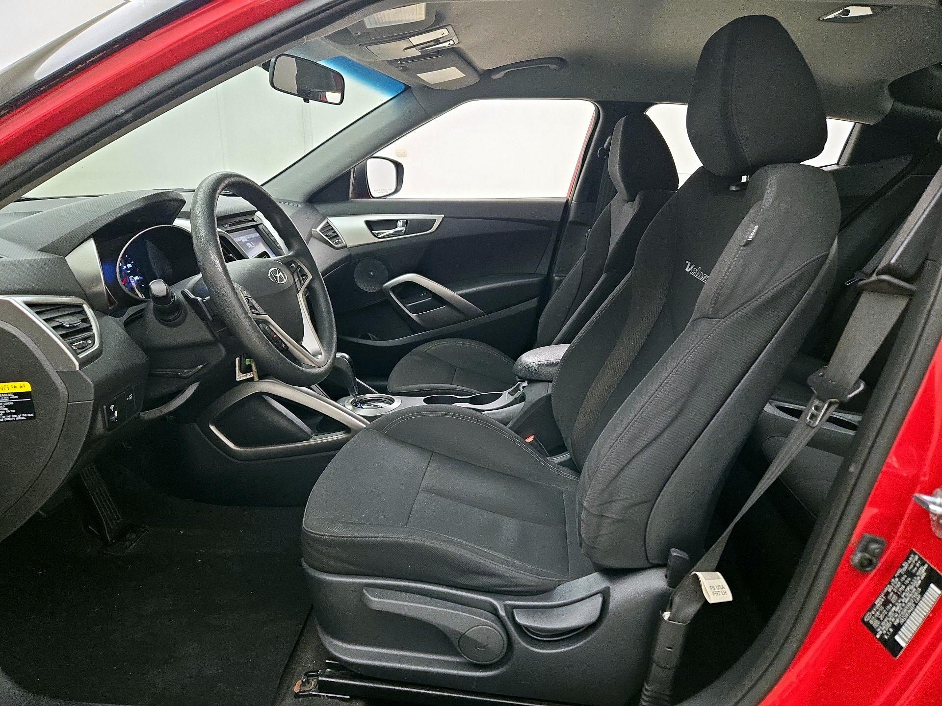 Thumbnail: 2016 Hyundai Veloster - 11