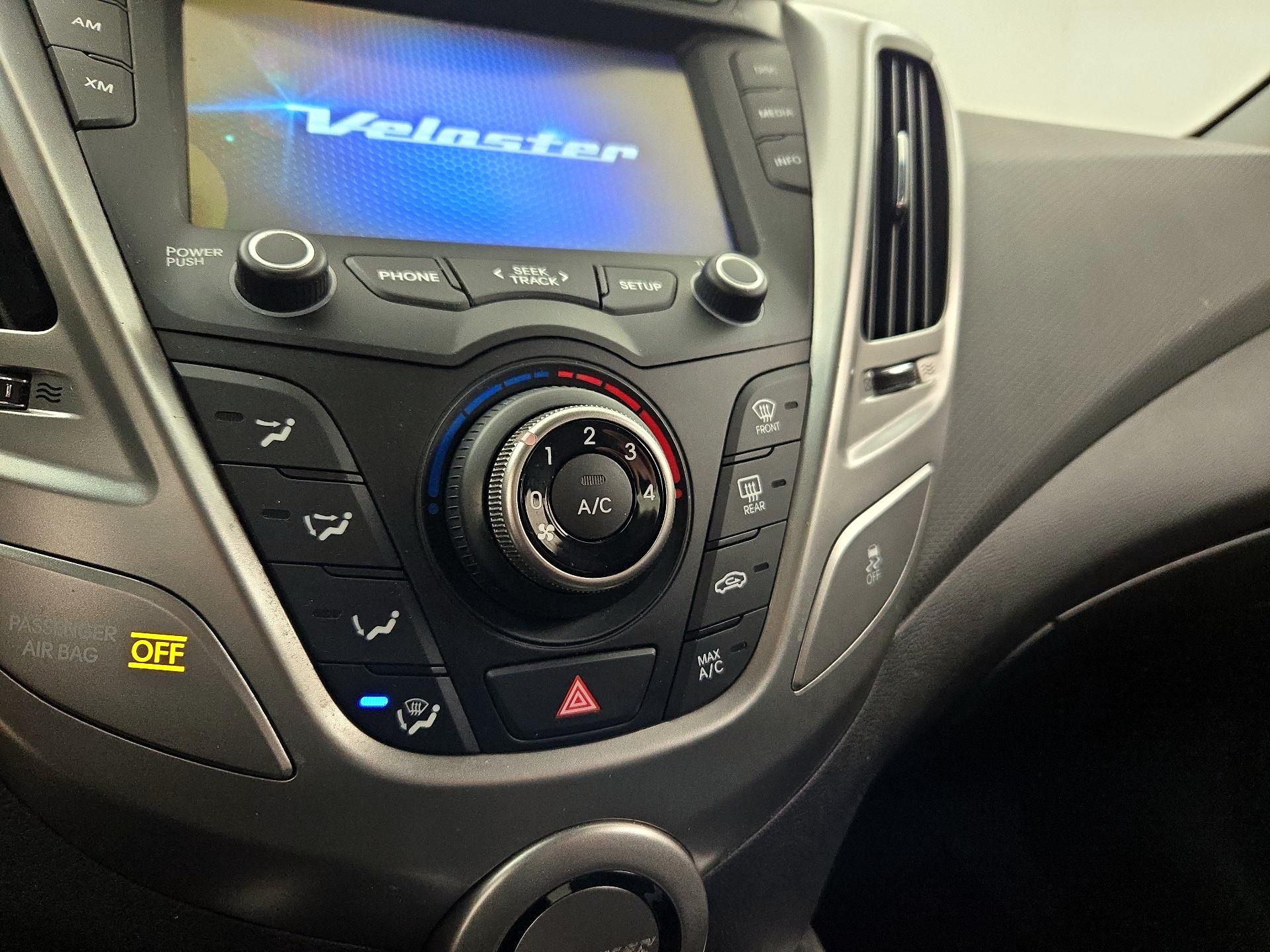 Thumbnail: 2016 Hyundai Veloster - 15