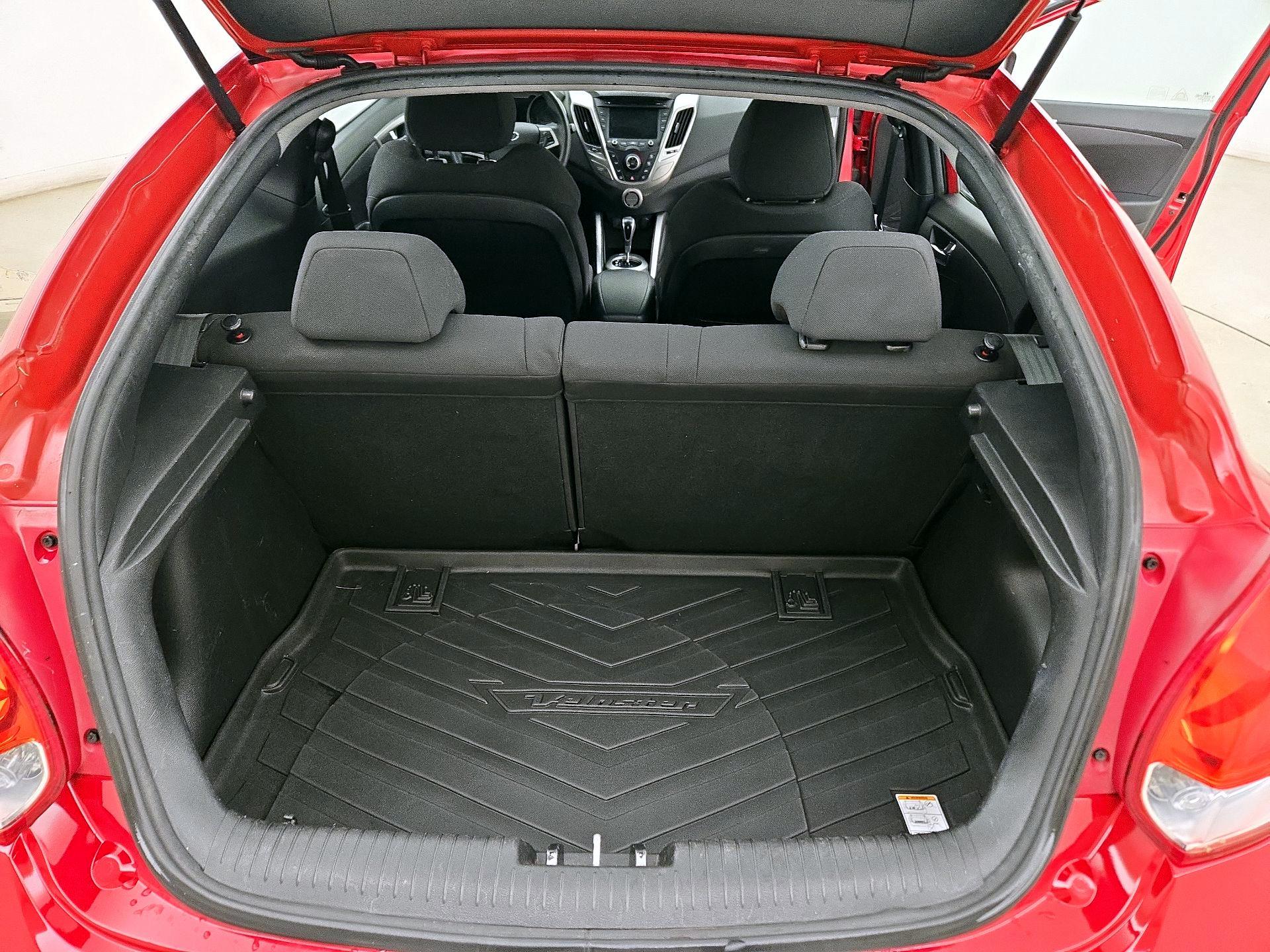 Thumbnail: 2016 Hyundai Veloster - 18