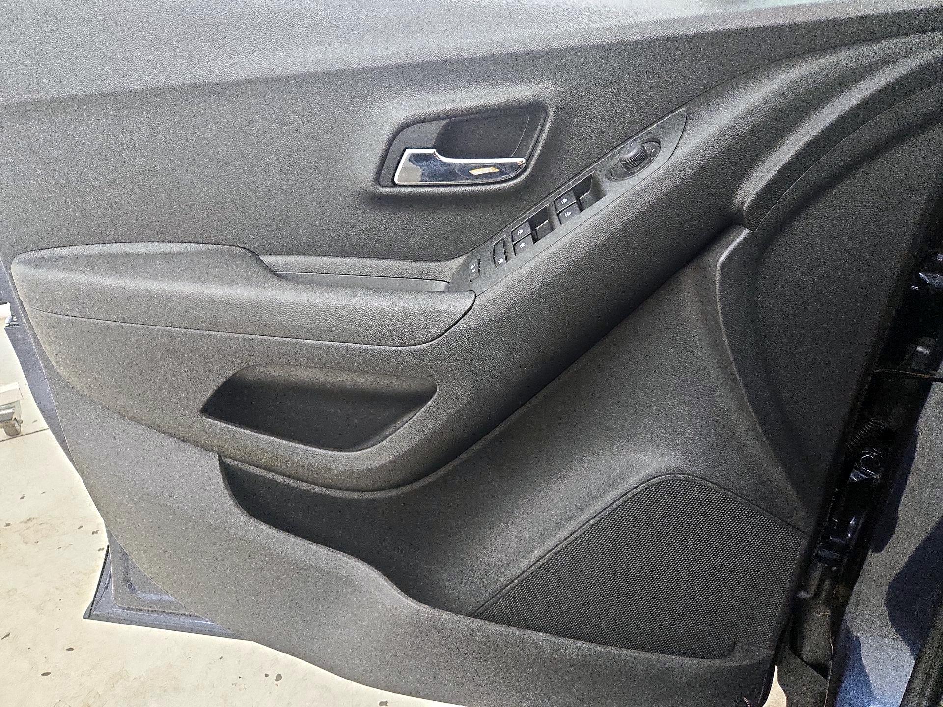 Thumbnail: 2019 Chevrolet Trax - 12