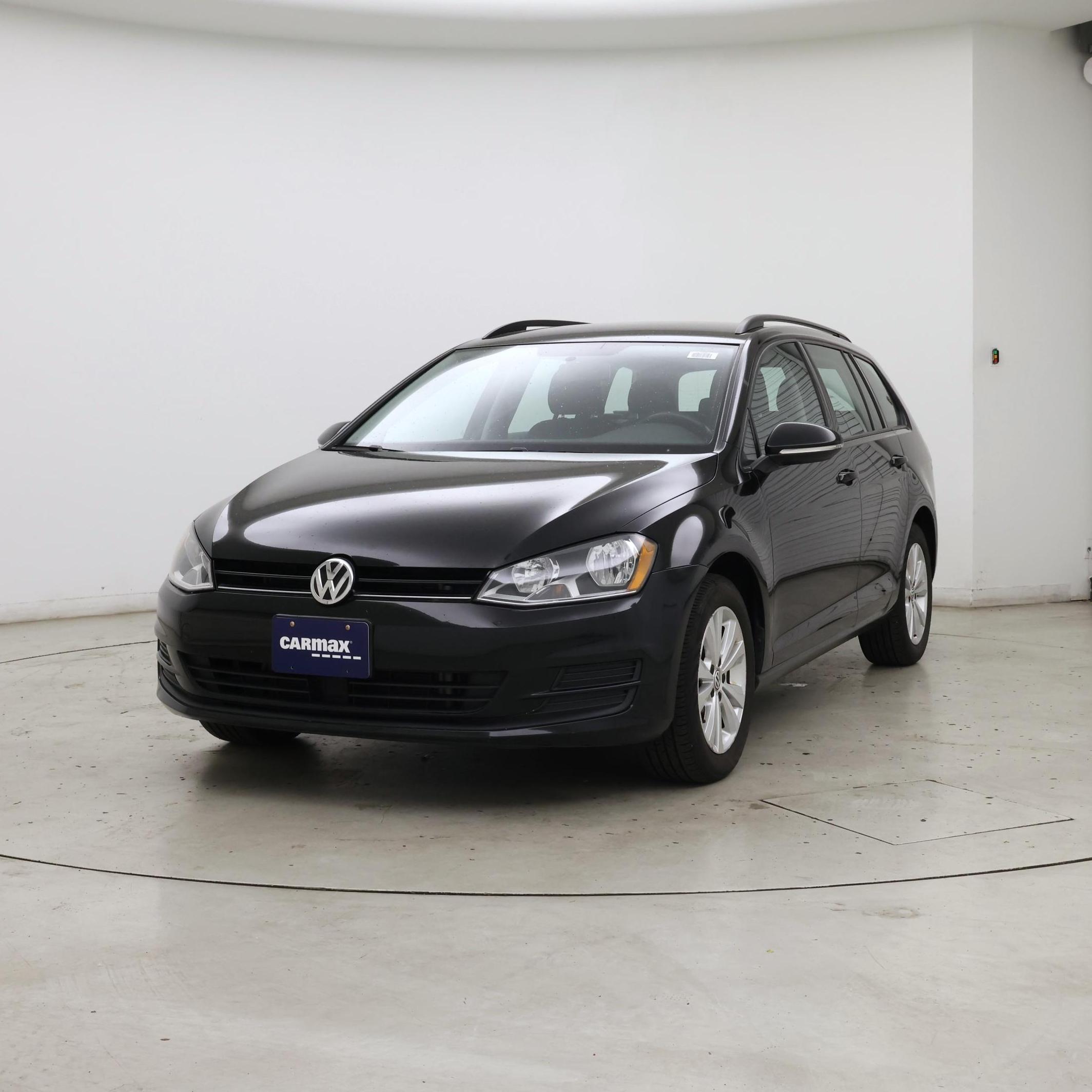Thumbnail: 2017 Volkswagen Golf - 4