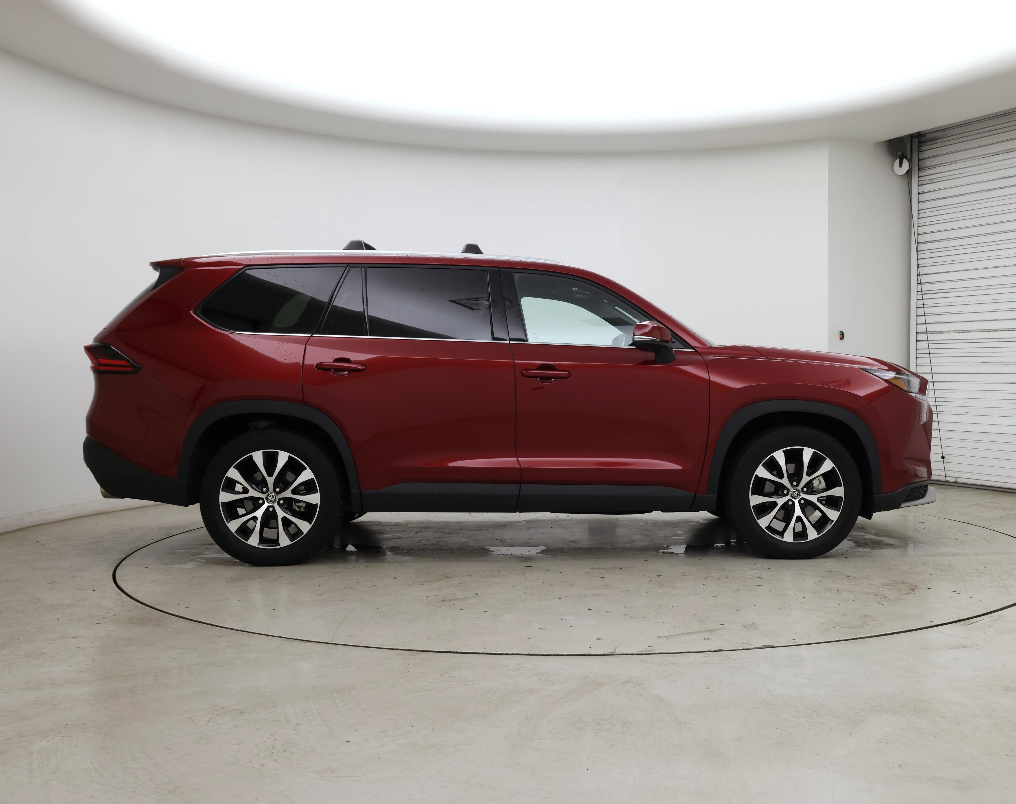 Thumbnail: 2025 Toyota Highlander - 7