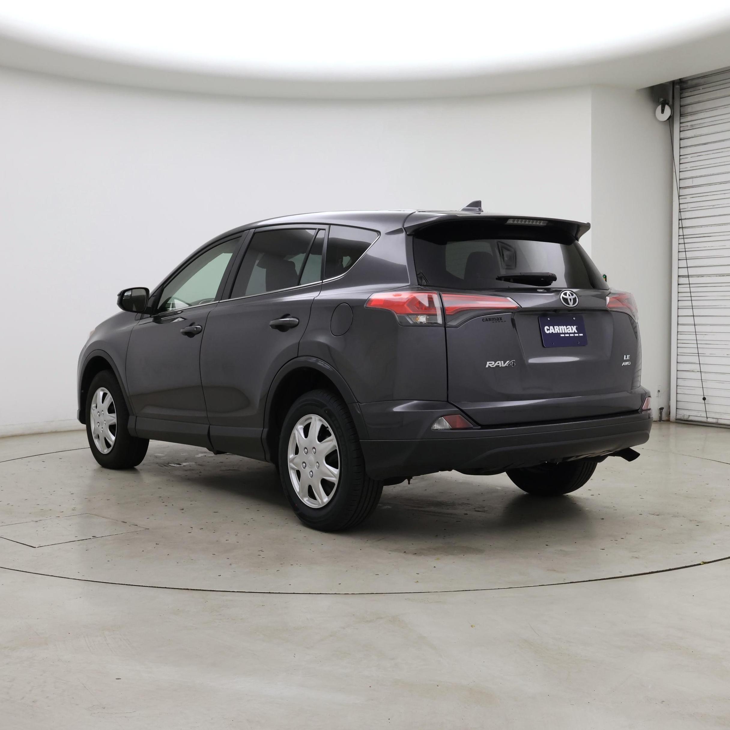 Thumbnail: 2018 Toyota RAV4 - 2