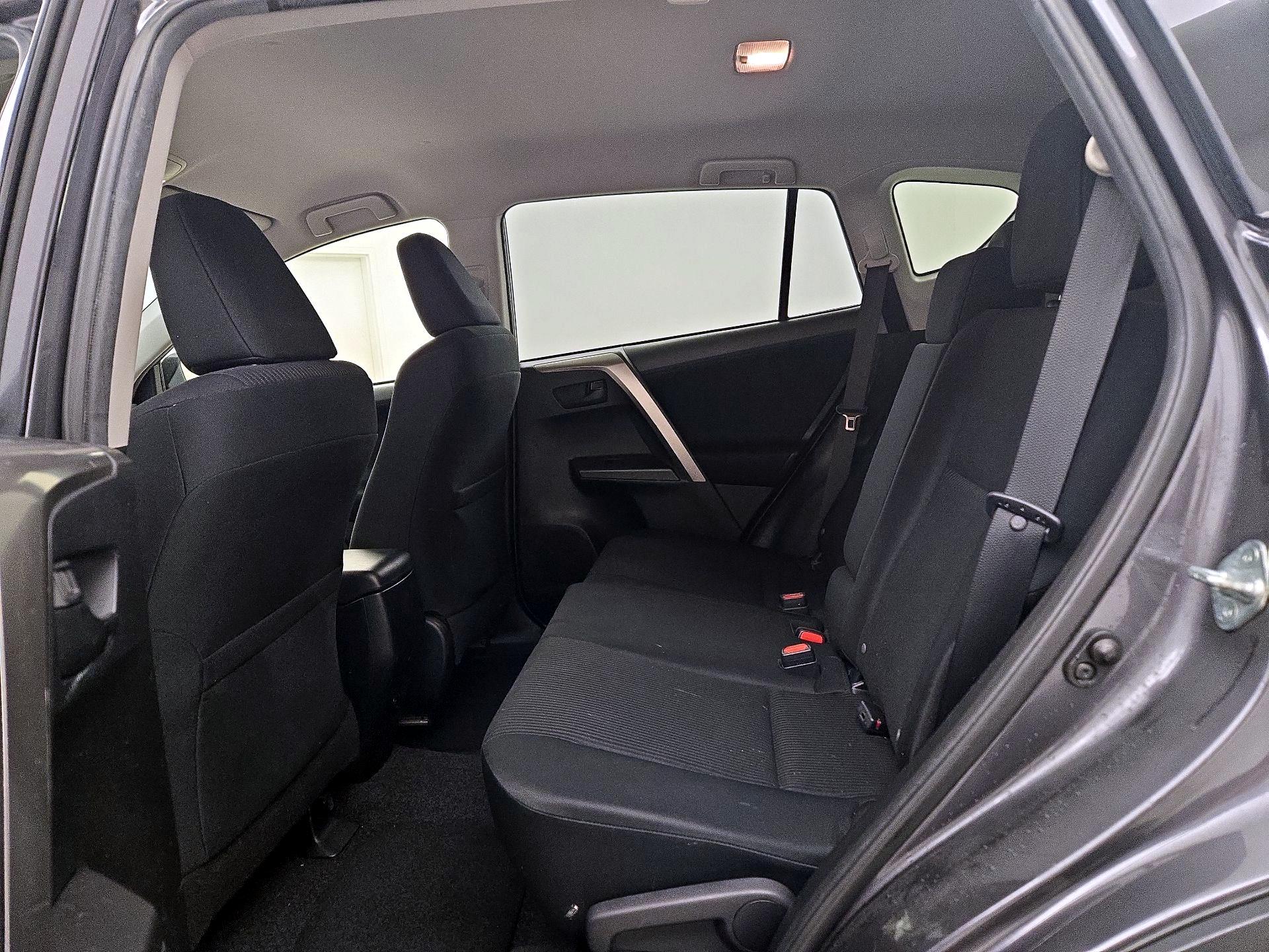 Thumbnail: 2018 Toyota RAV4 - 19