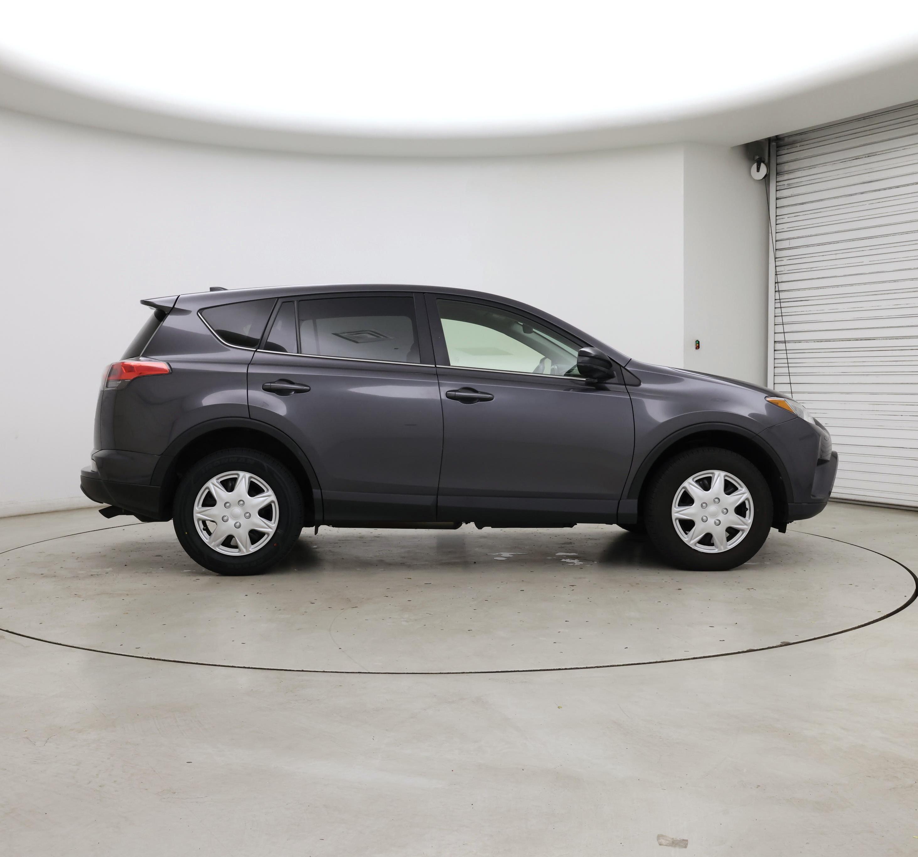 Thumbnail: 2018 Toyota RAV4 - 7