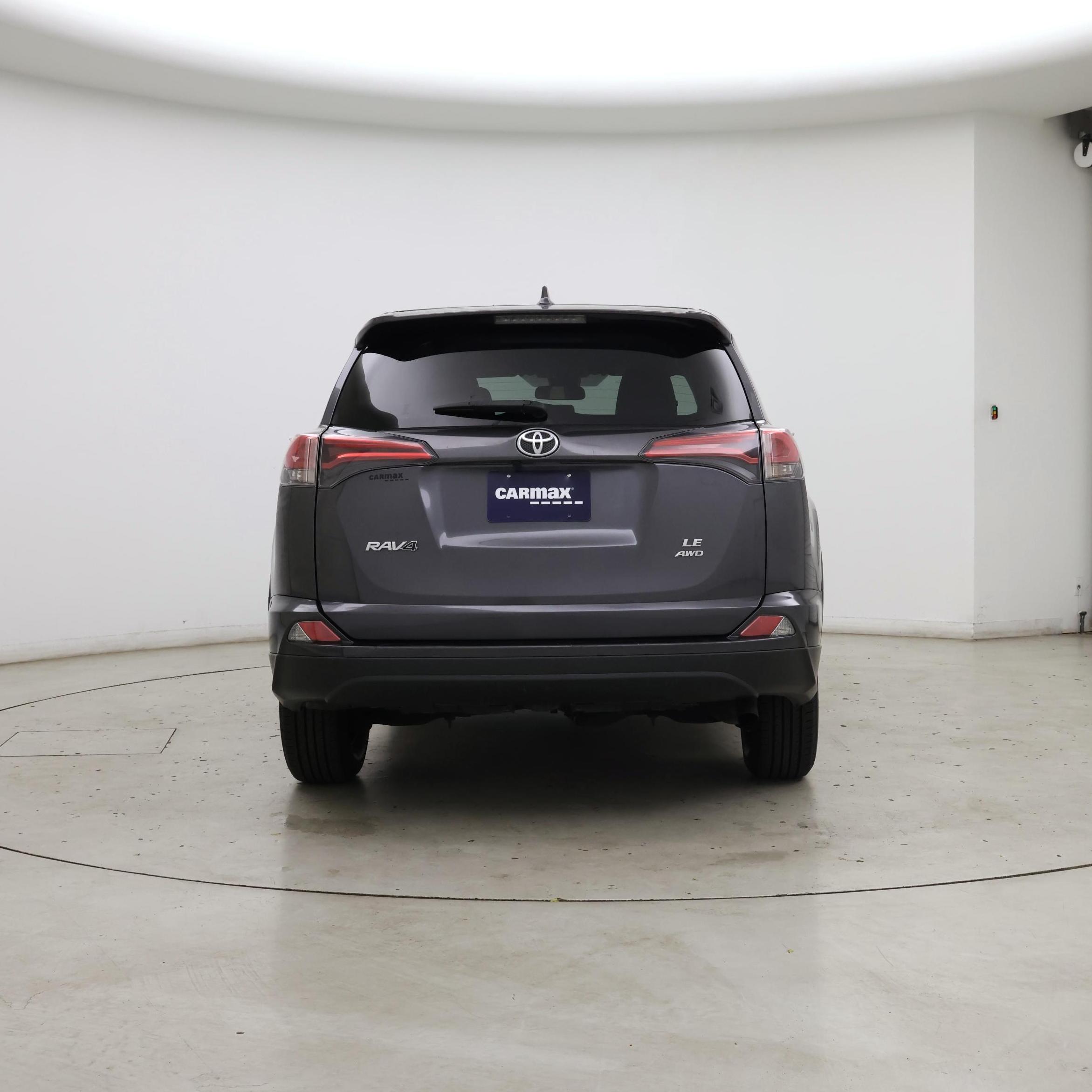 Thumbnail: 2018 Toyota RAV4 - 8