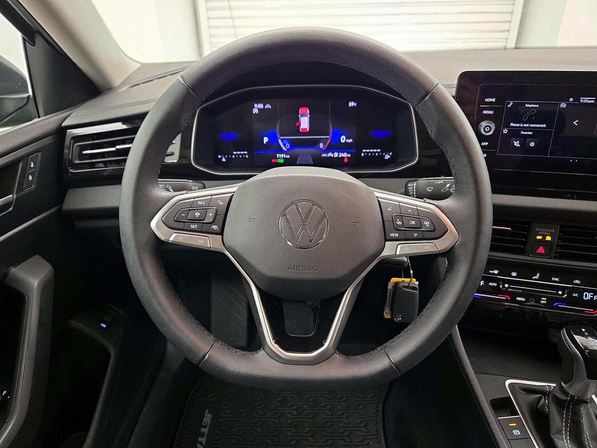 Thumbnail: 2025 Volkswagen Jetta - 10