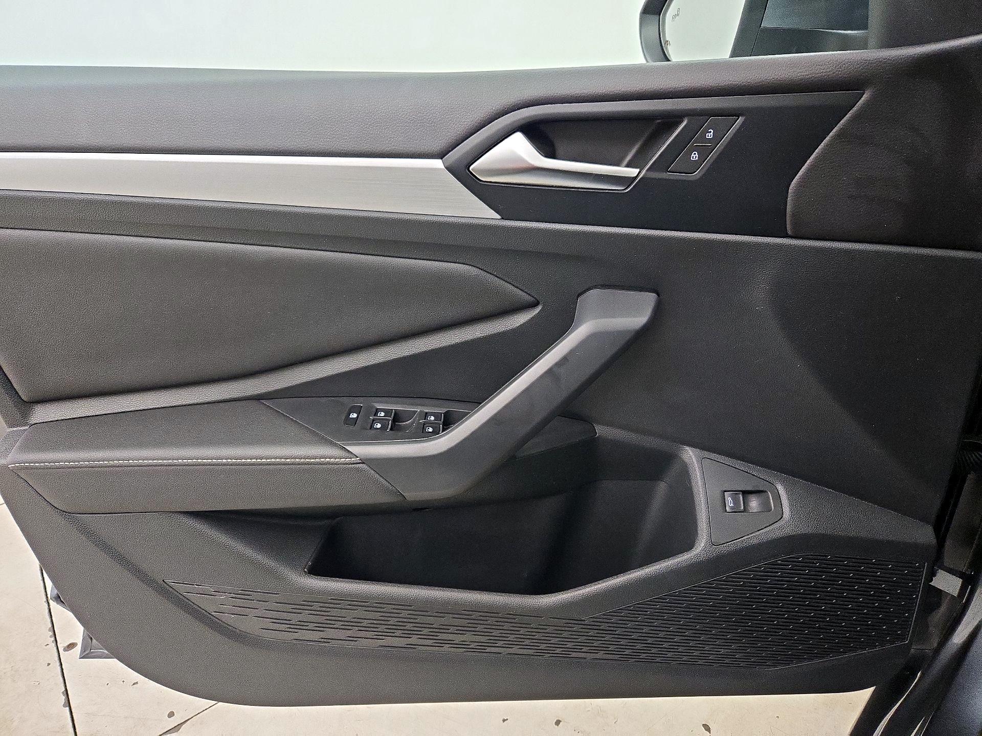 Thumbnail: 2025 Volkswagen Jetta - 12