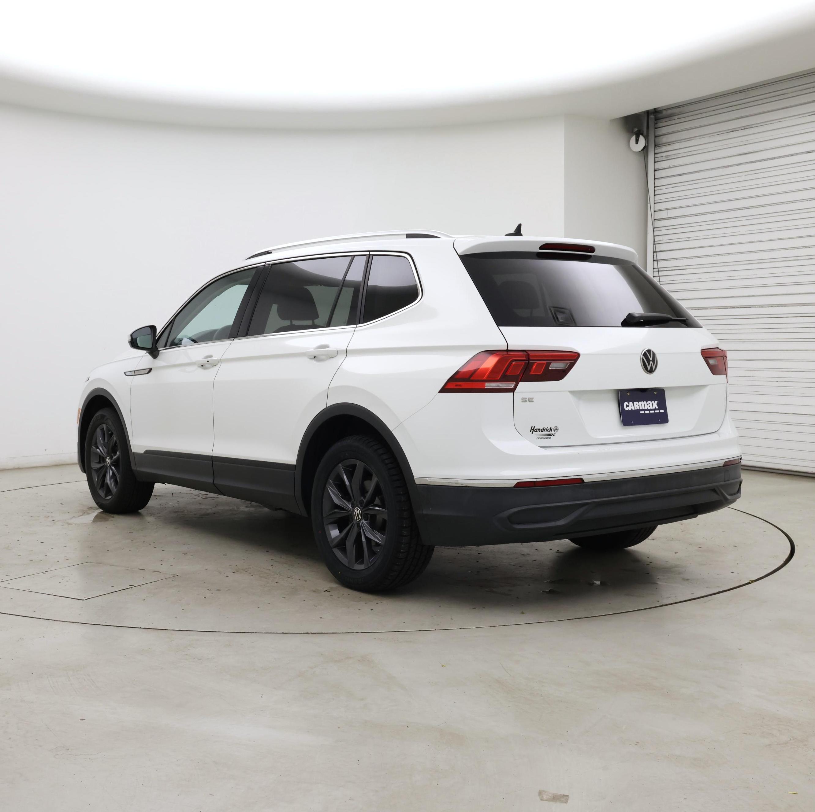 Thumbnail: 2022 Volkswagen Tiguan - 2