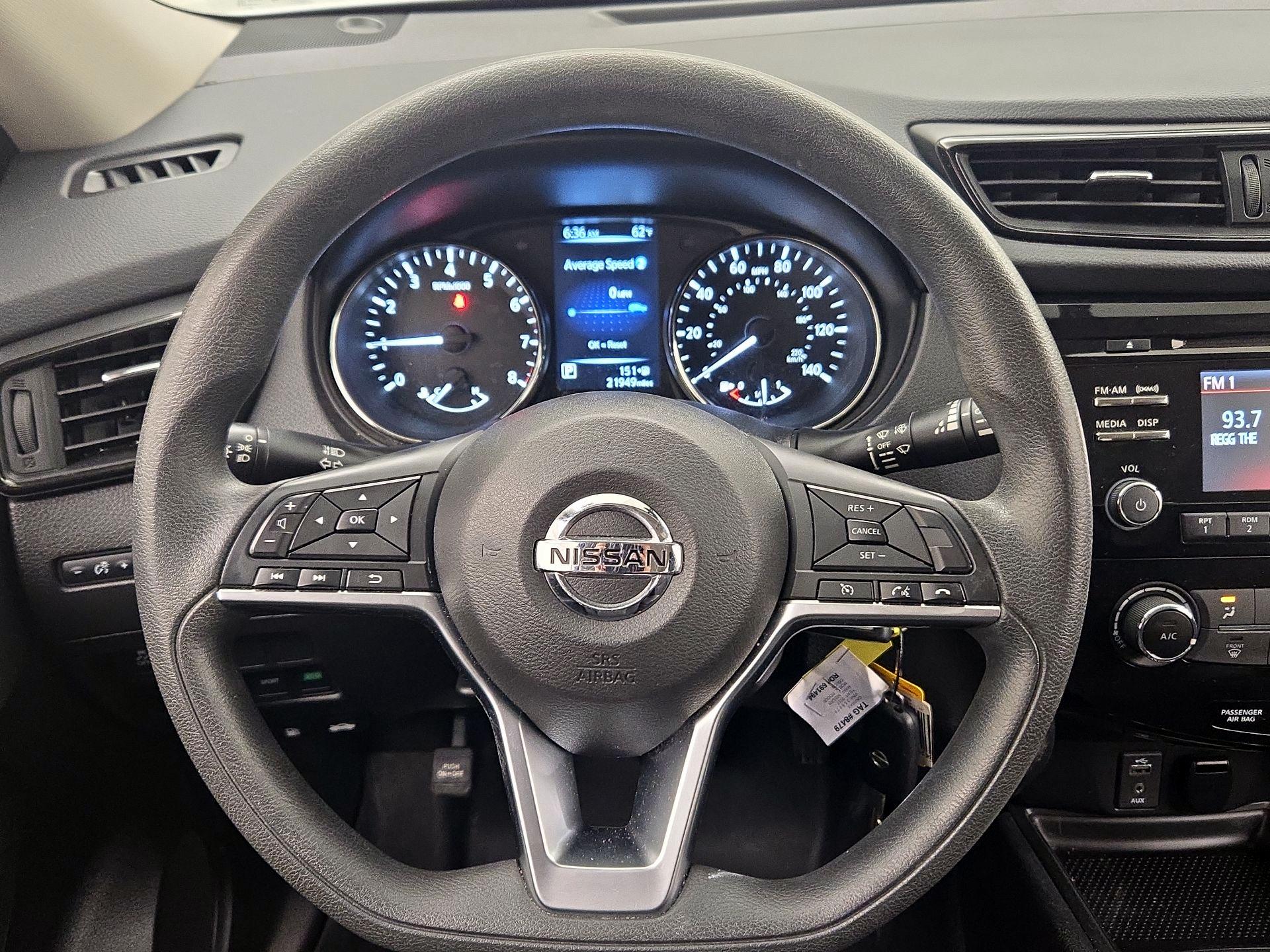 Thumbnail: 2017 Nissan Rogue - 10