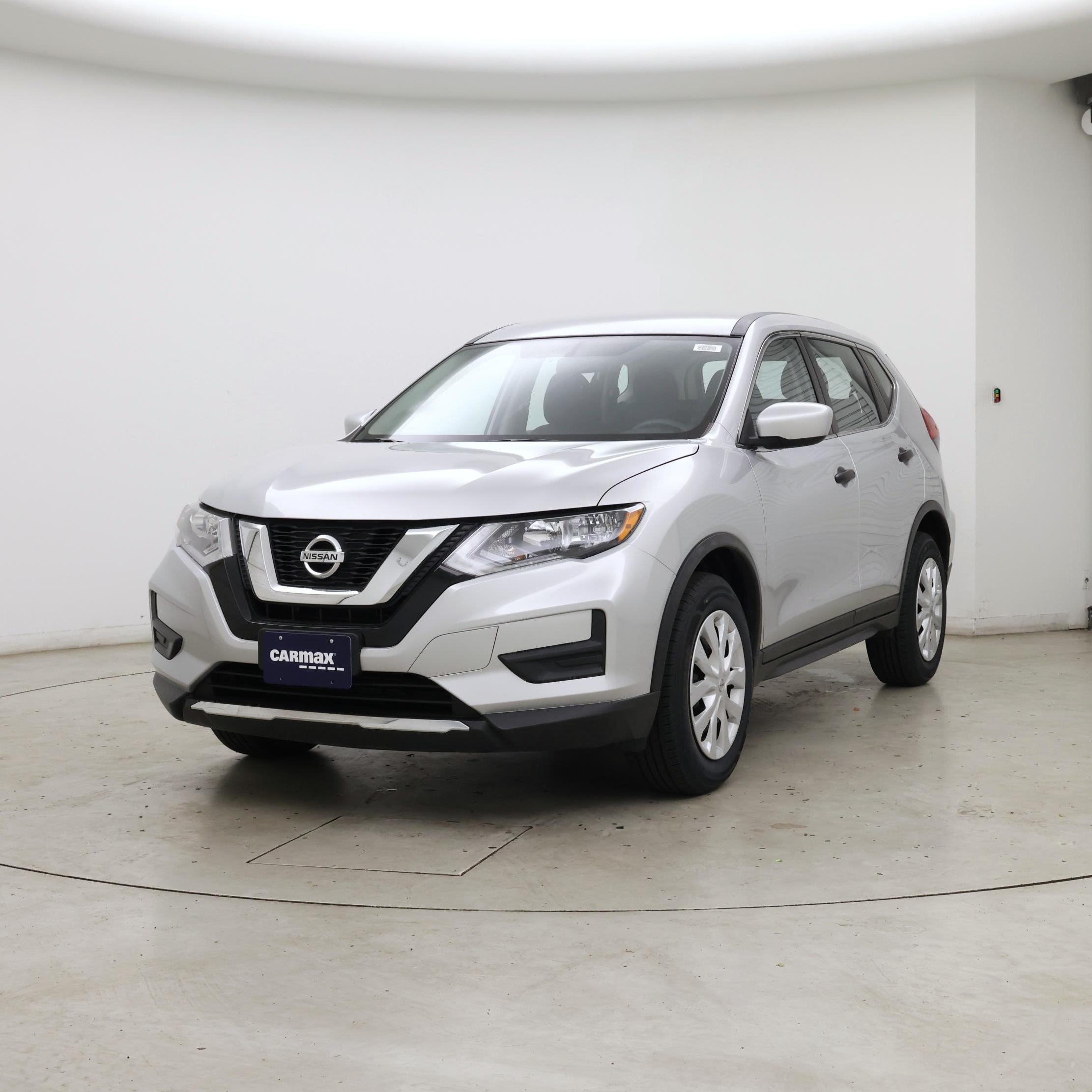 Thumbnail: 2017 Nissan Rogue - 4