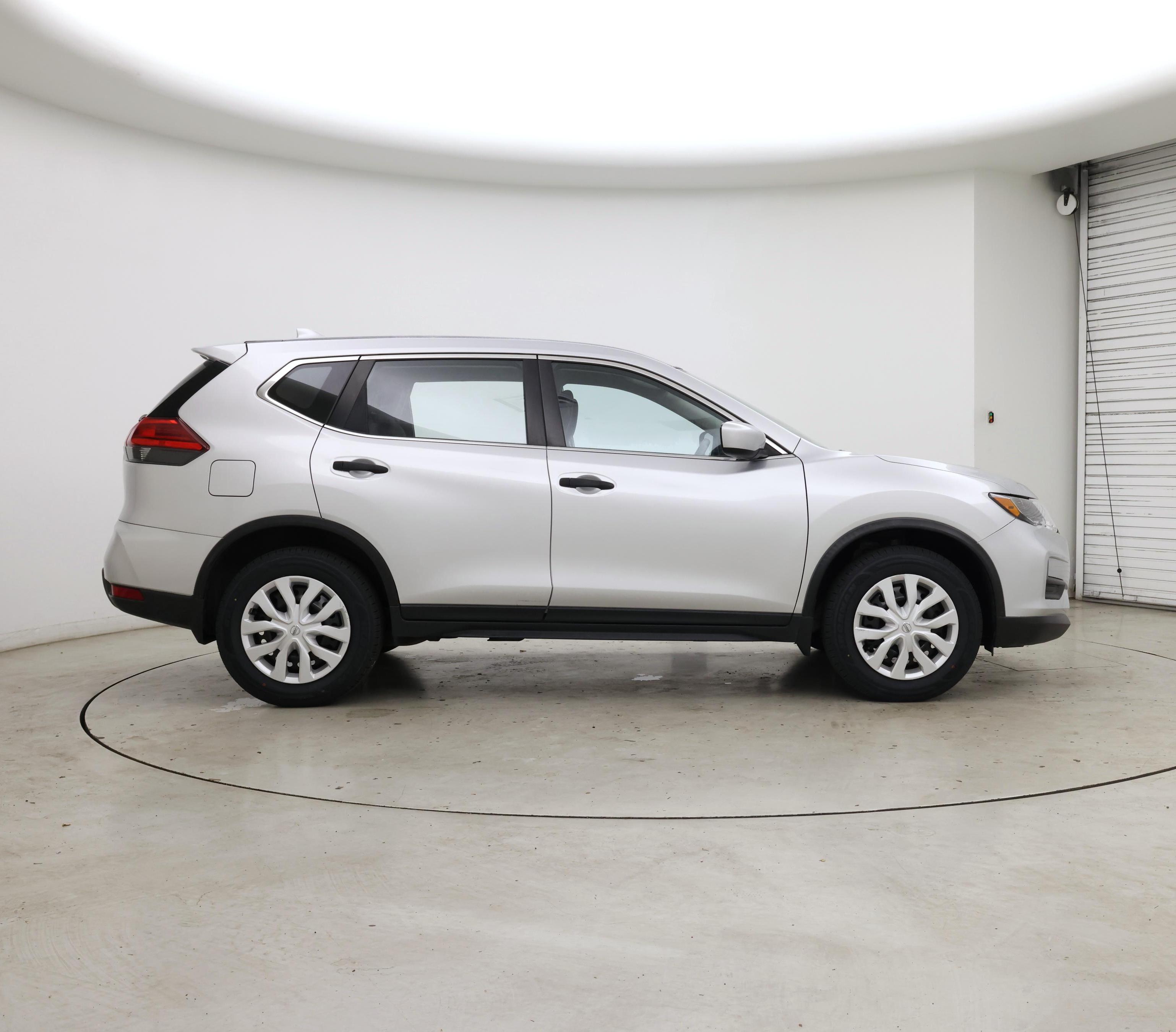 Thumbnail: 2017 Nissan Rogue - 7