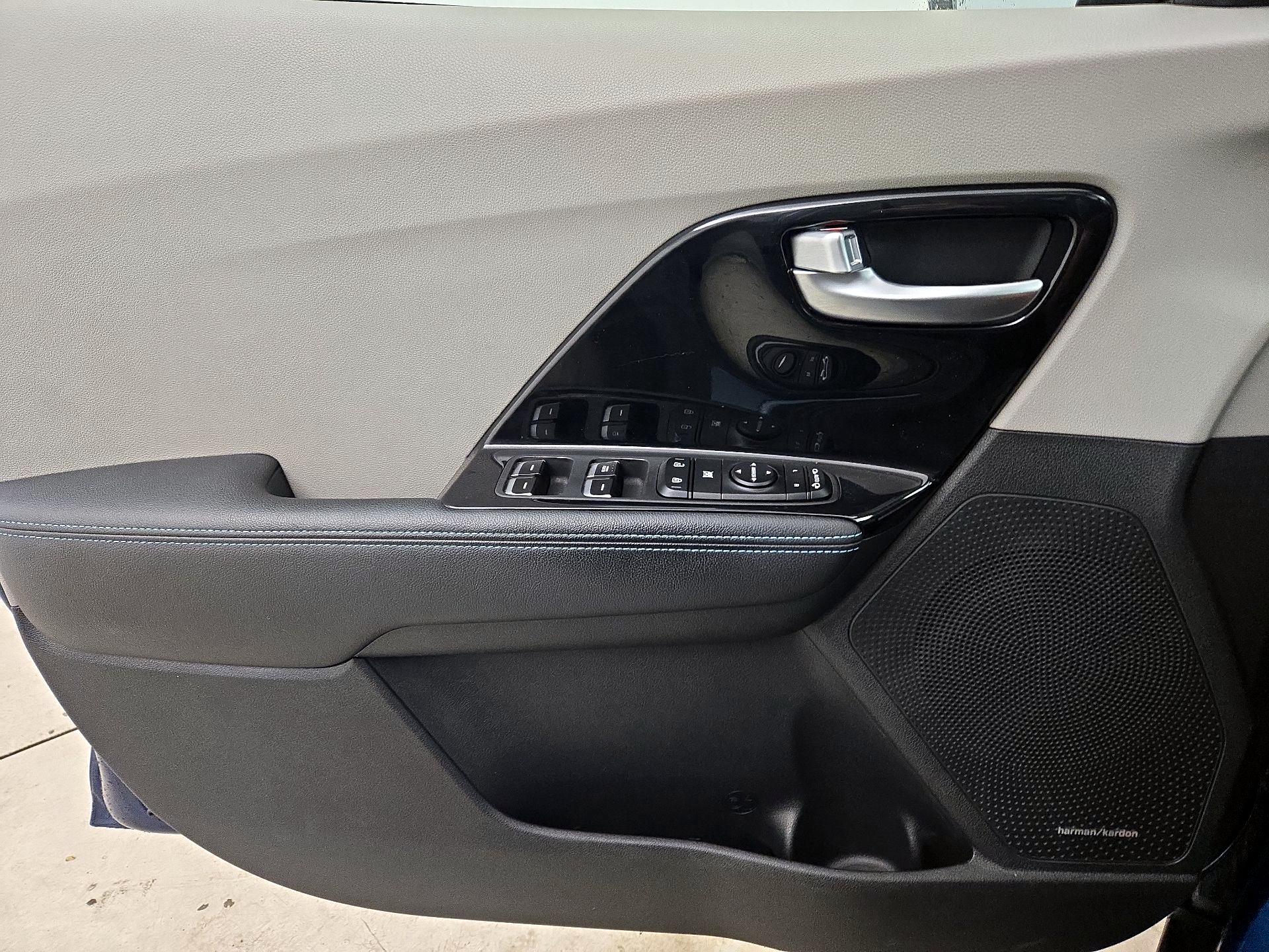 Thumbnail: 2022 Kia Niro - 12