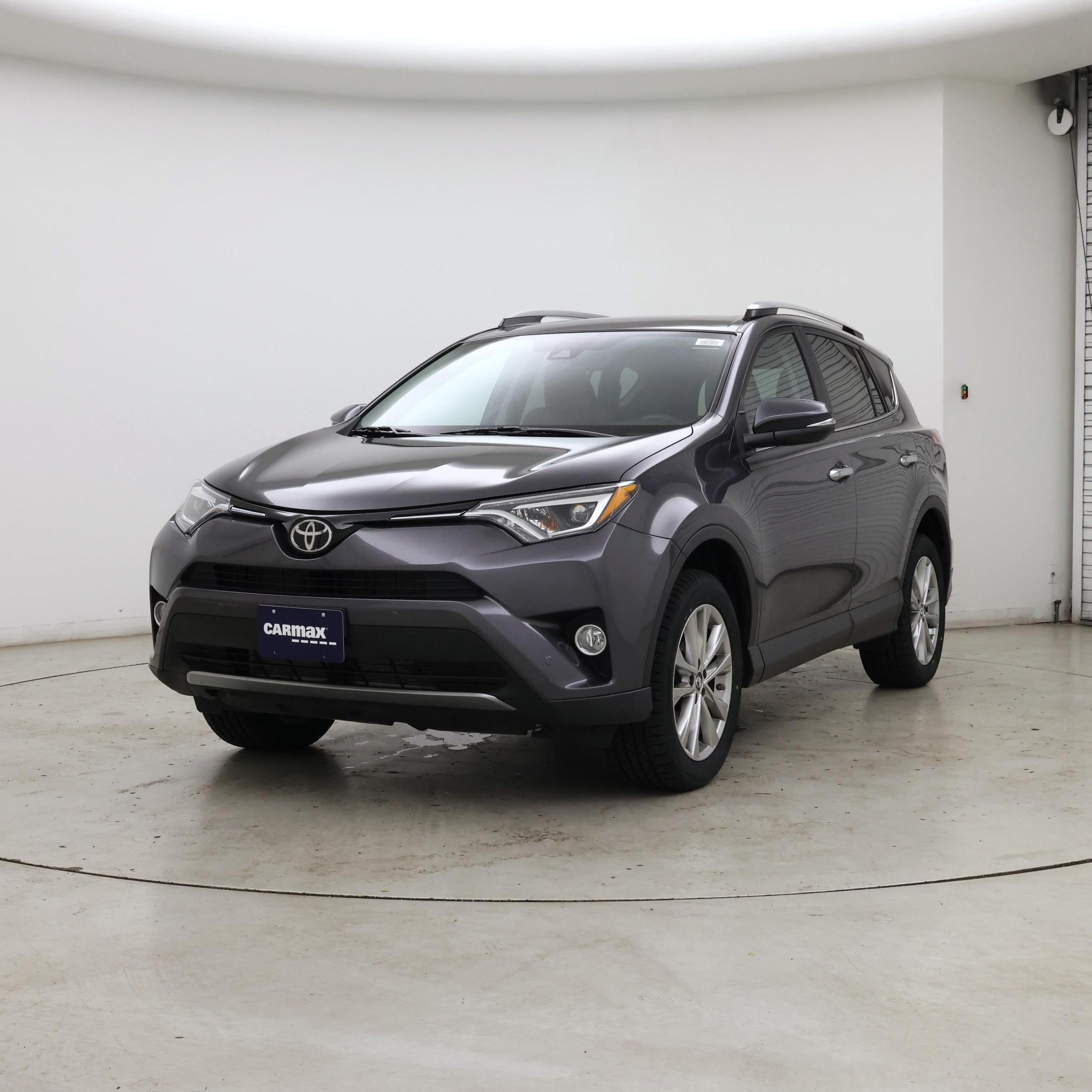 Thumbnail: 2017 Toyota RAV4 - 4