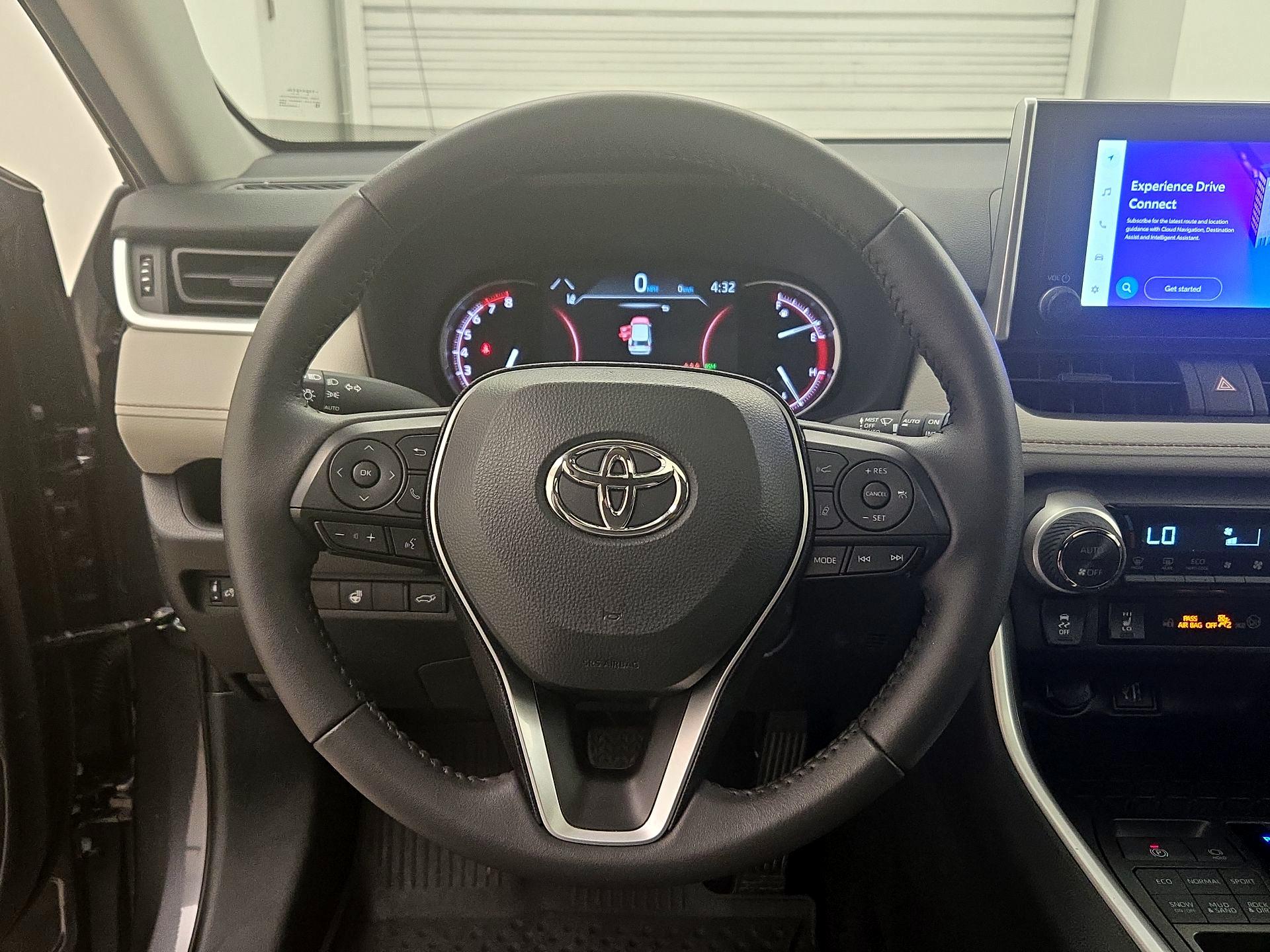 Thumbnail: 2025 Toyota RAV4 - 10