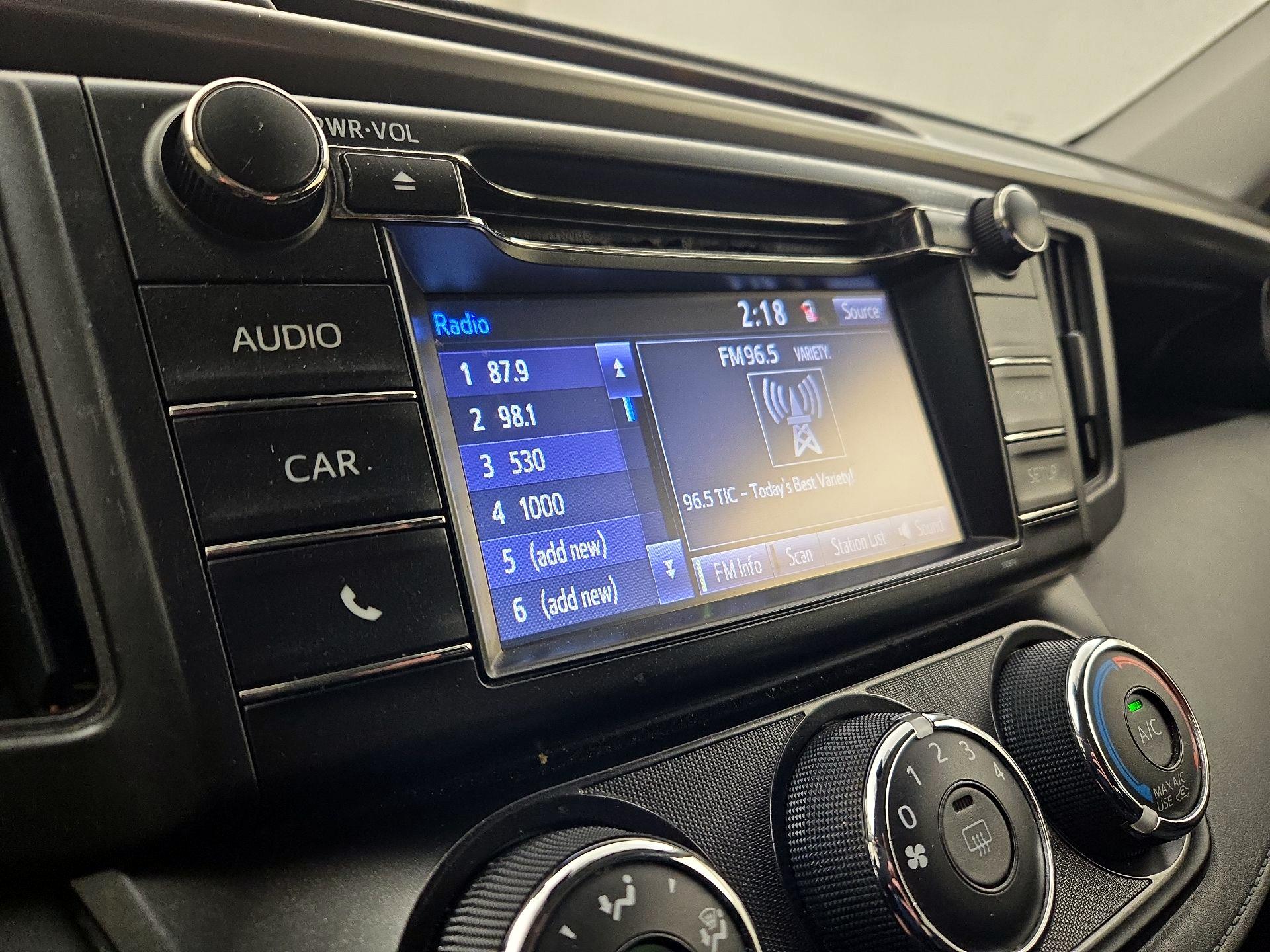 Thumbnail: 2018 Toyota RAV4 - 15