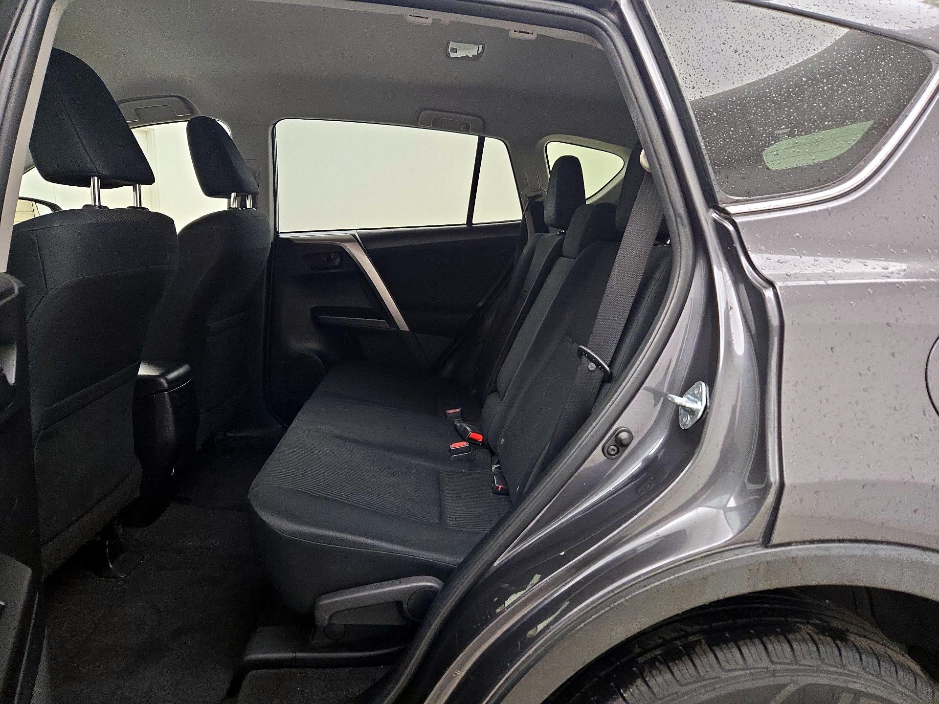 Thumbnail: 2018 Toyota RAV4 - 19
